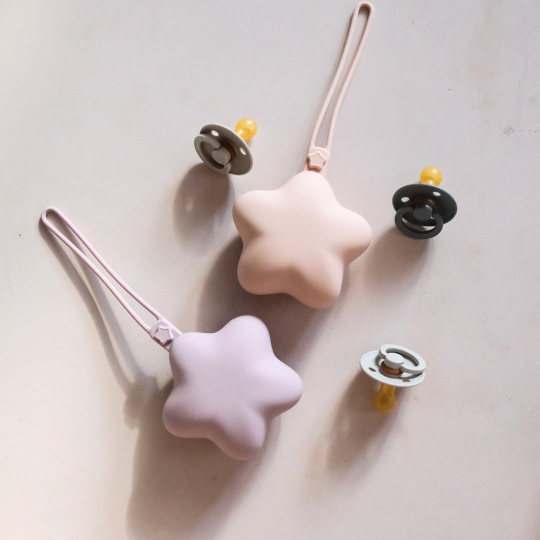 Urban Baby Star Dummy Holder - Soft Silicone Pacifier Clip for Newborns & Infants - Perfect for Strollers, Car Seats & Baby Carriers - BPA-Free & Safe for Teething Babies