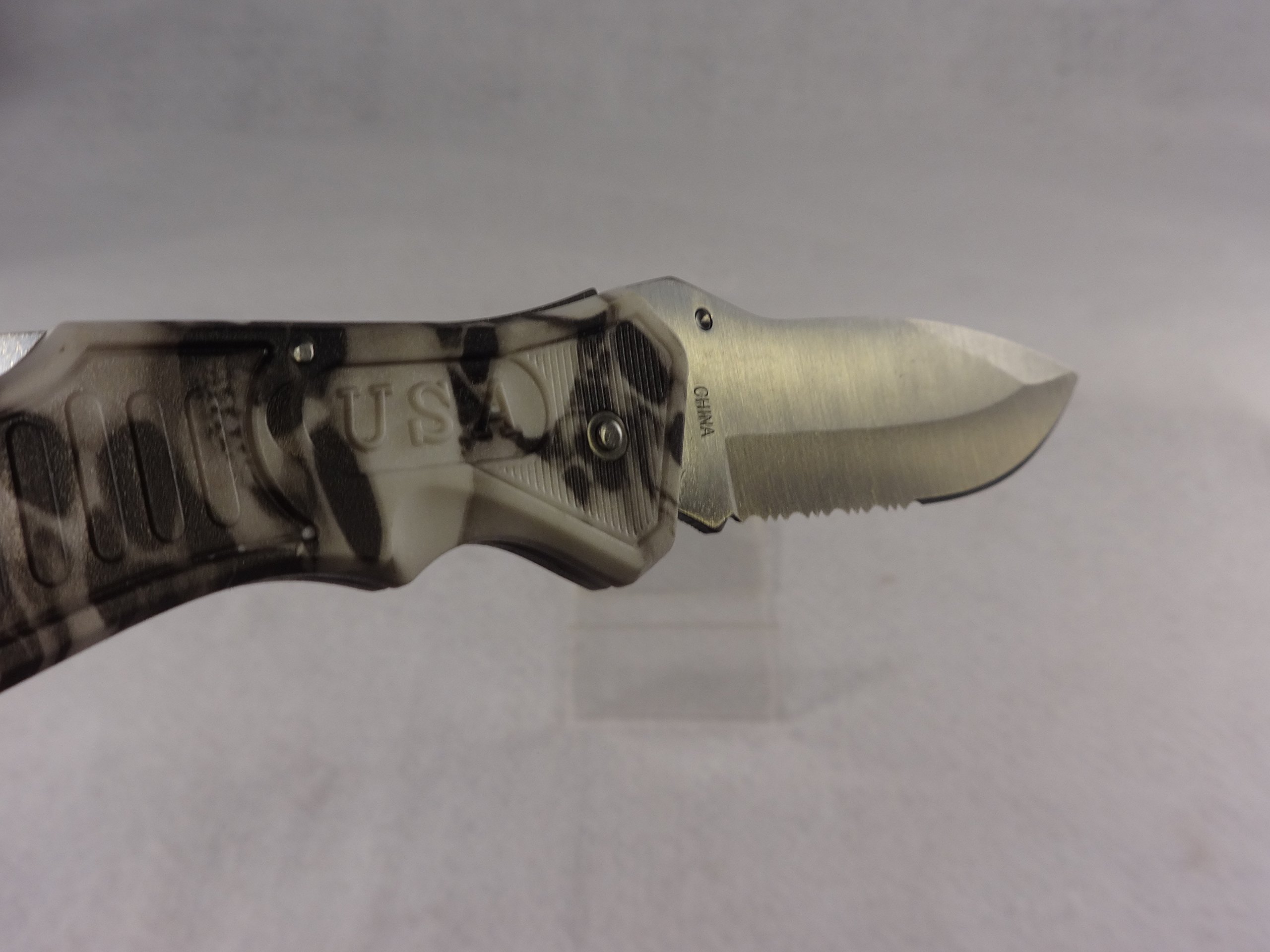 Buck Shot Camo Hunting Knife - Tactical Survival Knife with Camouflage Handle for Outdoor Camping, Hunting & Bushcraft