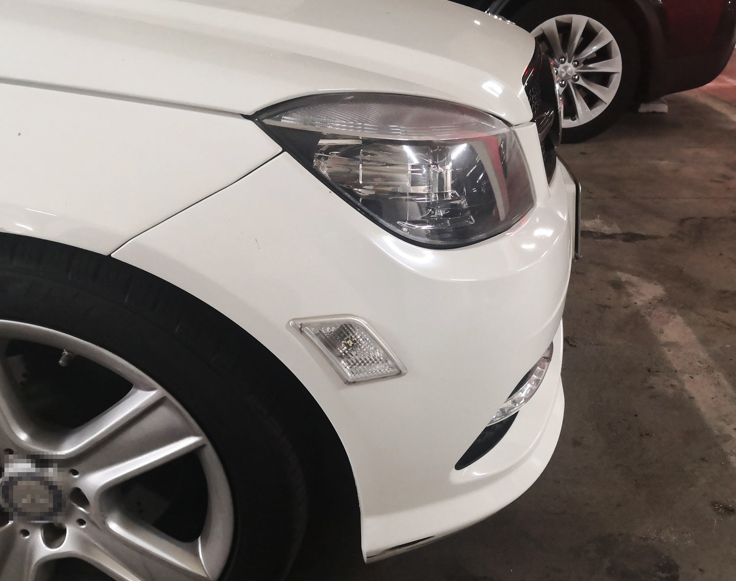 White LED Clear Lens Side Marker Lights for 2008-2011 Mercedes W204 C250 C300 C350 - Enhance Visibility & Style for Night Driving & Car Customization