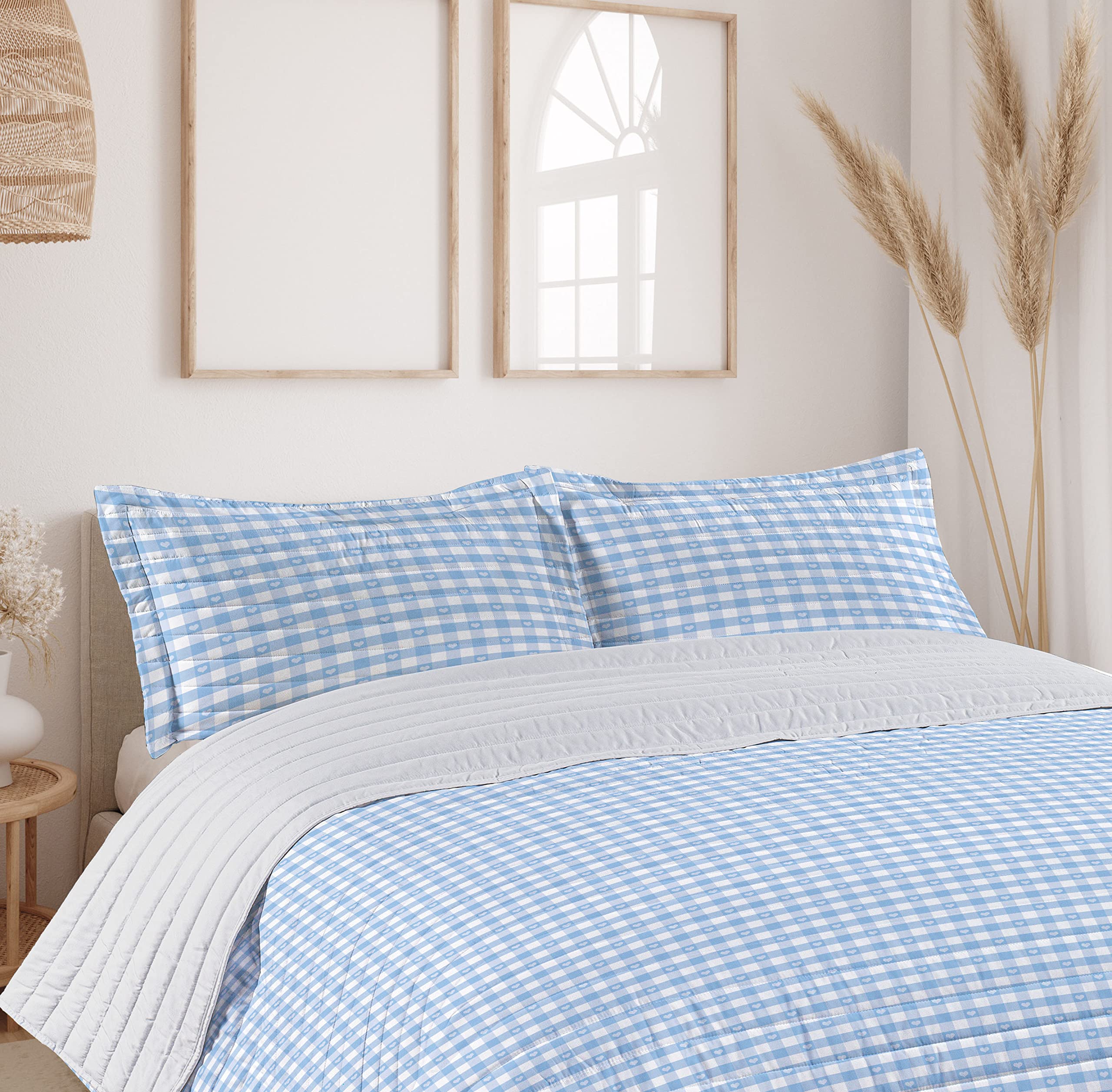 Ambesonne Checkered Microfiber Bedspread Set - Gingham Pattern with Heart Motifs in Pastel Blue & White | Soft King Size Bedding Set with Comforter & Pillow Shams | Perfect for Master Bedroom, Guest Room & Cozy Home Decor