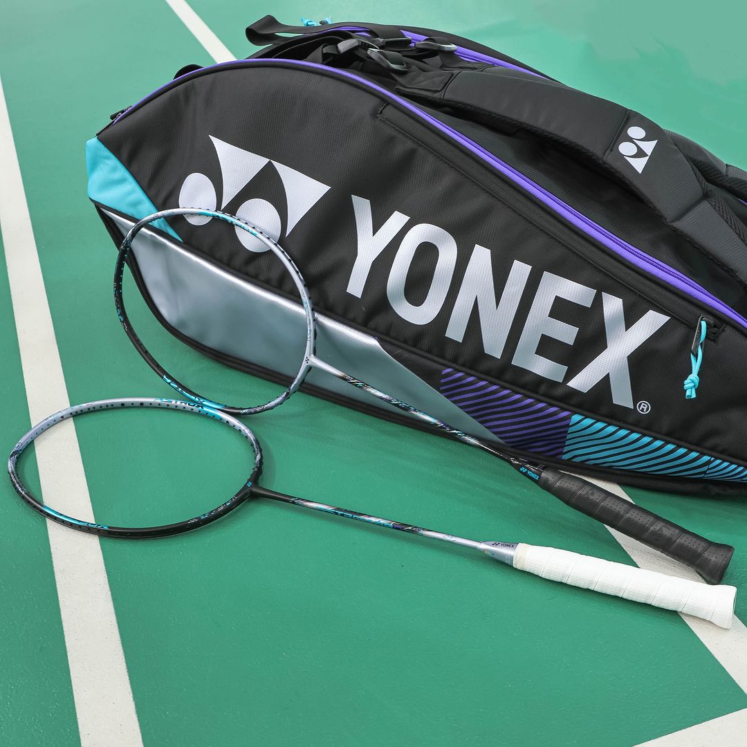 Yonex Astrox 88 Play Badminton Racket (Silver/Black) - Pre-Strung with High-Performance Strings | Perfect for Intermediate Players & Competitive Matches