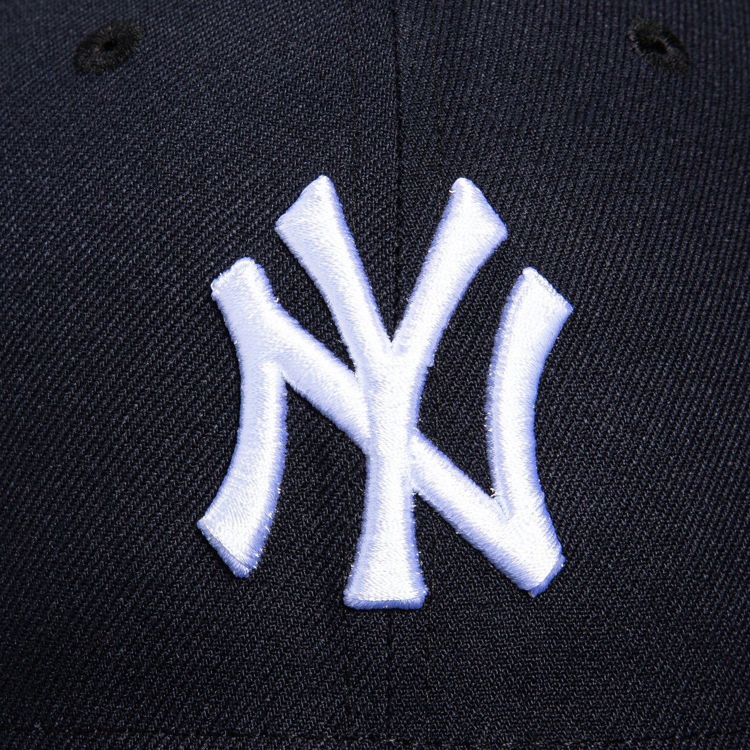 New Era 59Fifty New York Yankees 1999 World Series Patch Light Blue UV Hat - Navy Blue Adjustable Baseball Cap for Men & Women - Perfect for Baseball Games, Streetwear Fashion & Sun Protection