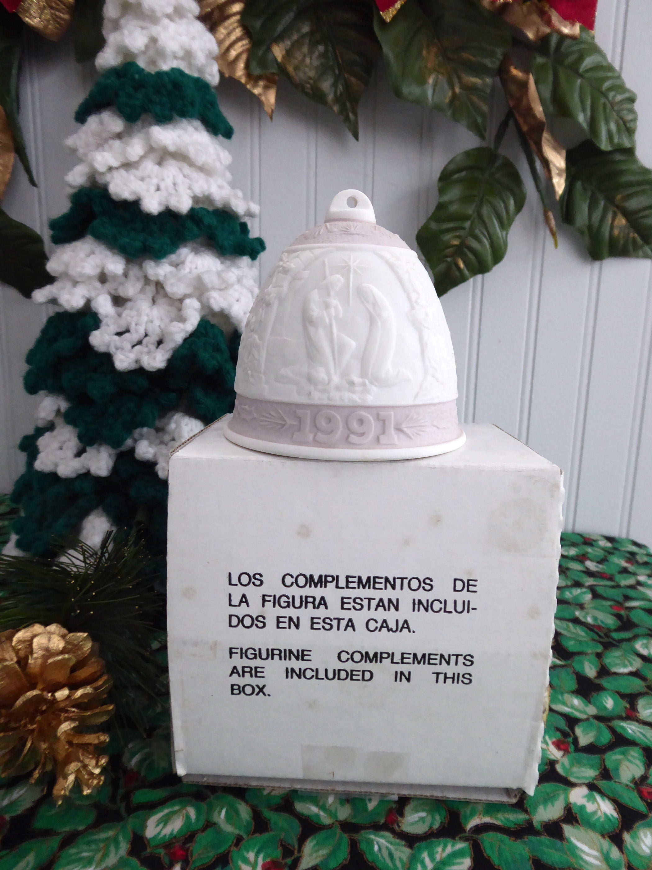 Lladro Christmas Bell 1991 - Nativity Snow Scene with Lavender Christmas Star - Annual Collectible Holiday Ornament in Original Box - Perfect for Christmas Tree Decorations & Holiday Gift Giving