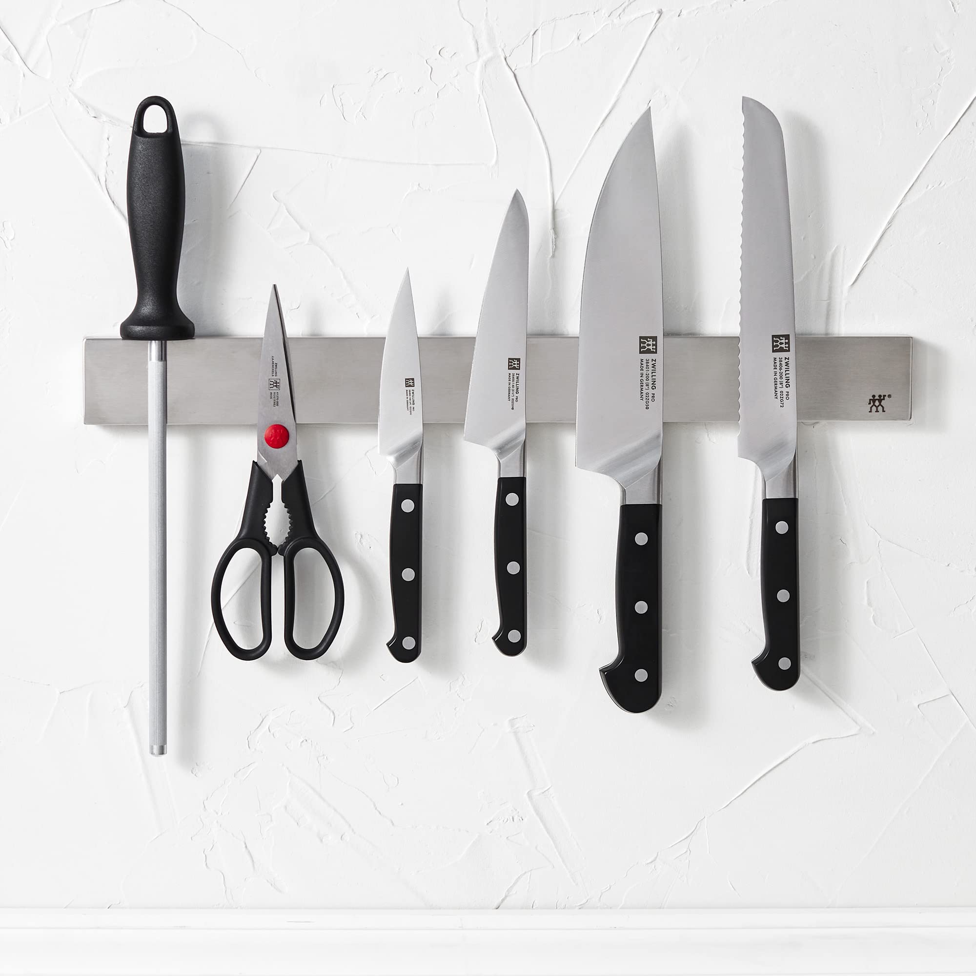 ZWILLING Pro 7-Piece Knife Set with 17.5-inch Stainless Steel Magnetic Knife Bar - Professional Chef Knives for Kitchen, Home Cooking & Food Preparation