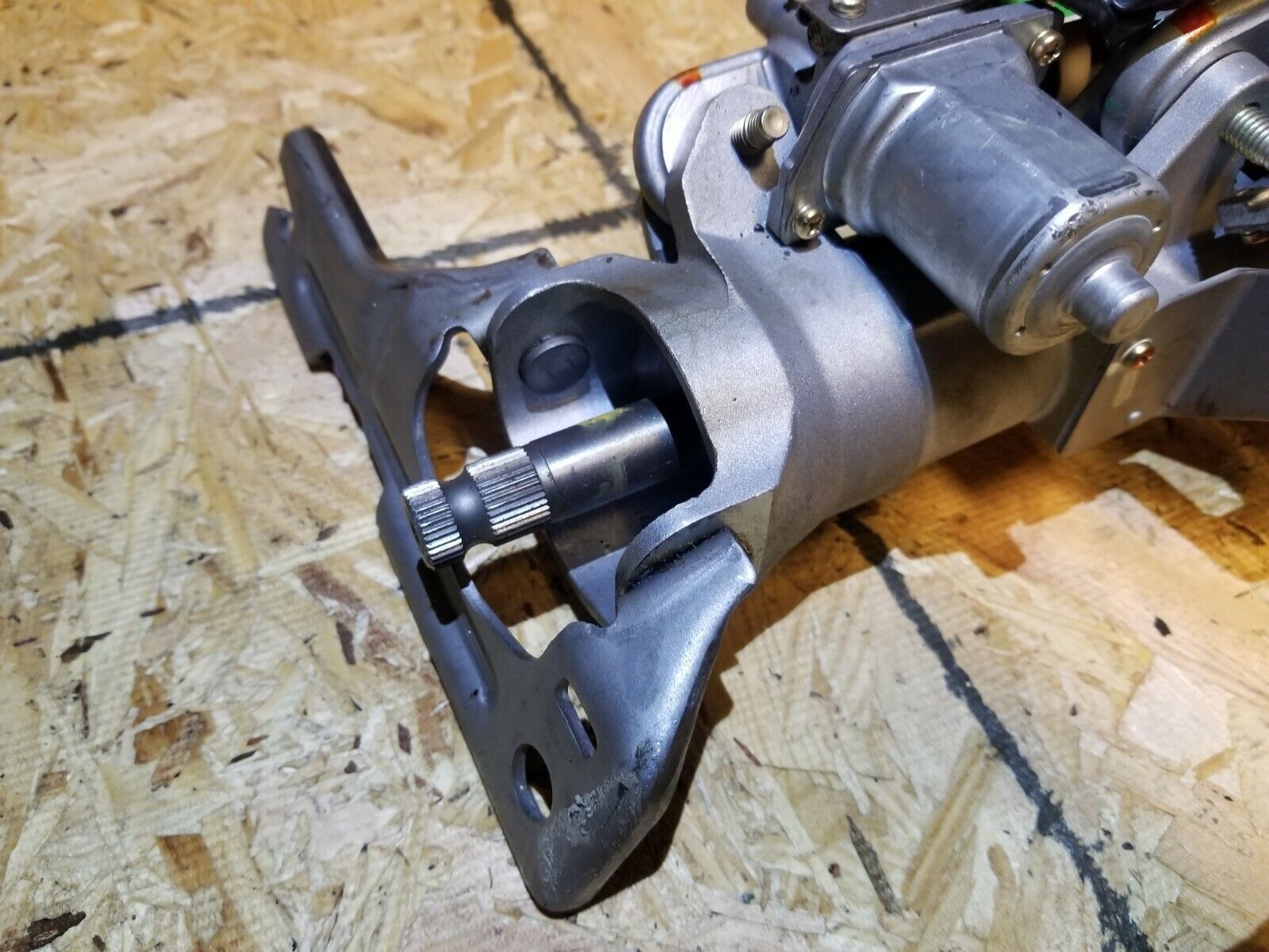 2005 Infiniti G35 AWD Steering Column with Motors - OEM Replacement Part - Perfect for DIY Repairs & Vehicle Maintenance