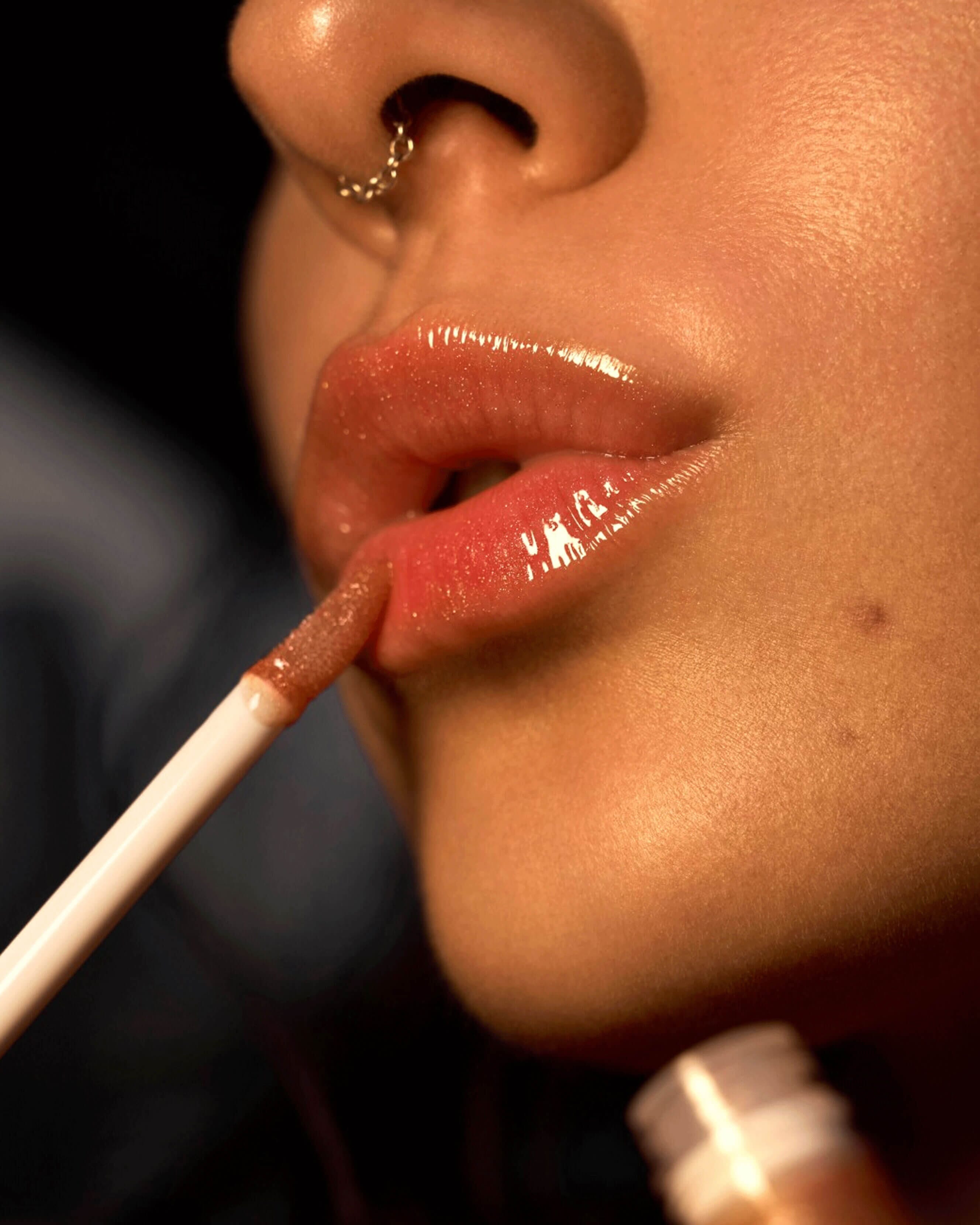 Luxury High-Shine Lip Gloss - Hydrating & Non-Sticky Formula for Smooth, Plump Lips | Perfect for Everyday Wear, Date Nights & Special Occasions