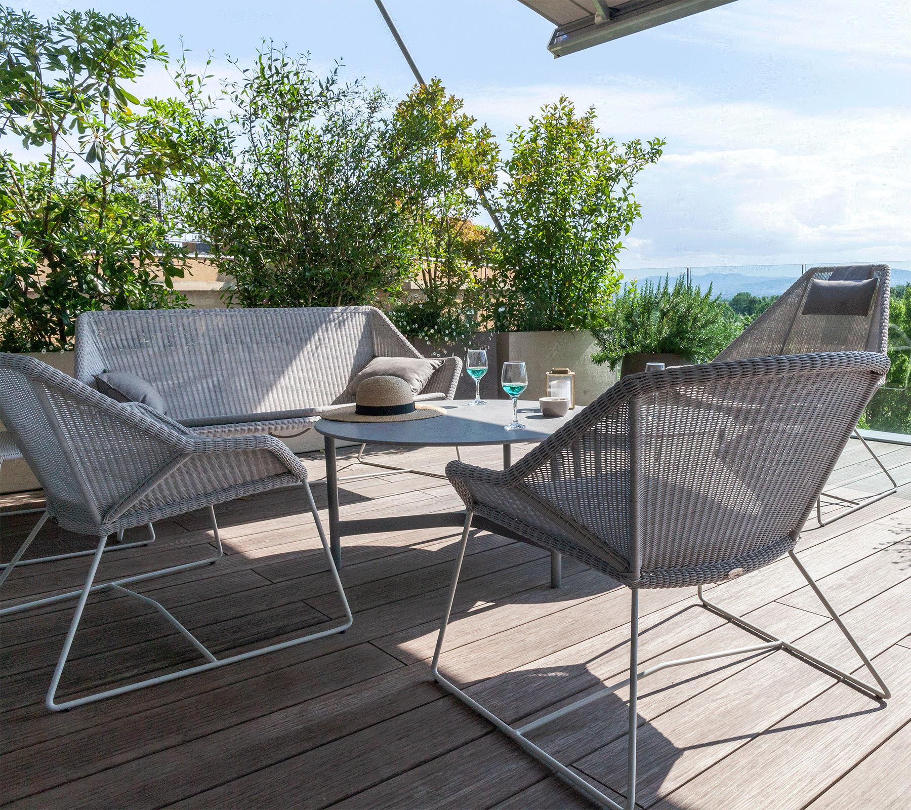 Breeze Outdoor Lounge Chair - Lightweight & Weather-Resistant Patio Furniture for Poolside, Garden, and Backyard Relaxation