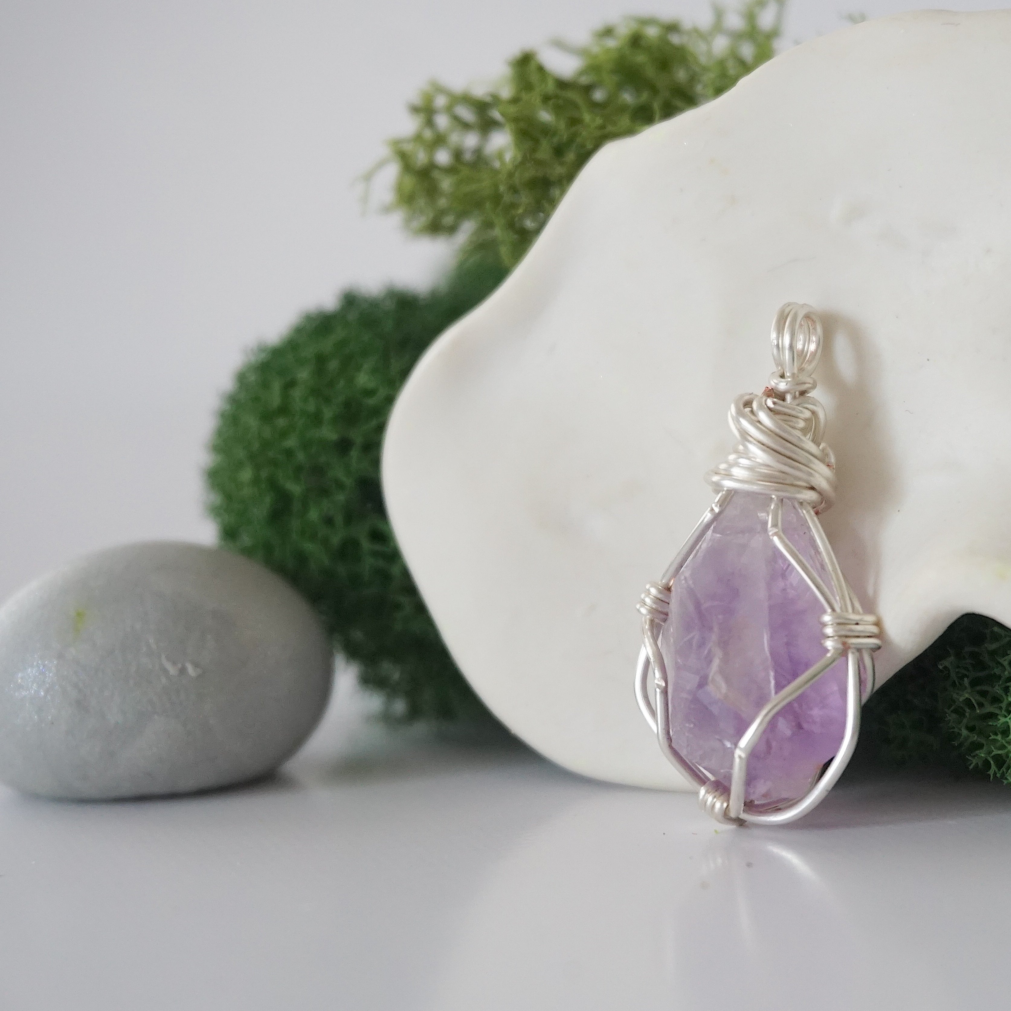 Amethyst Birthstone Necklace for Women - February Birthstone Jewelry - Elegant Crystal Pendant for Gifts, Anniversaries & Special Occasions