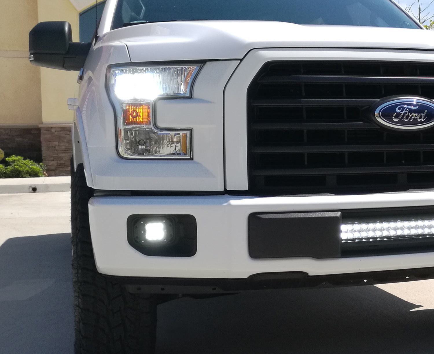 4D CREE LED Projector Pods with Wiring Harness & Mounting Brackets - Compatible with Ford F150 (2015-2020), F250/F350 (2017-2020) - Off-Road Lighting, Truck Accessories, Fog Lights Replacement