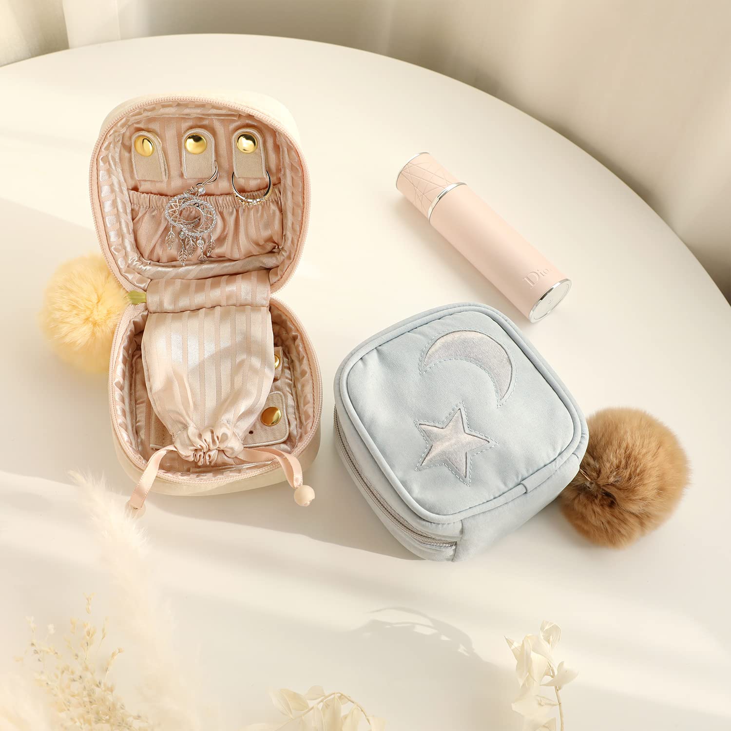 Premium Travel Jewelry Organizer Box - Portable Jewelry Pouch Case for Rings & Earrings - Compact Storage Solution for Women - Perfect Gift for Her - Cream Square Design - Ideal for Vacations, Business Trips & Daily Use