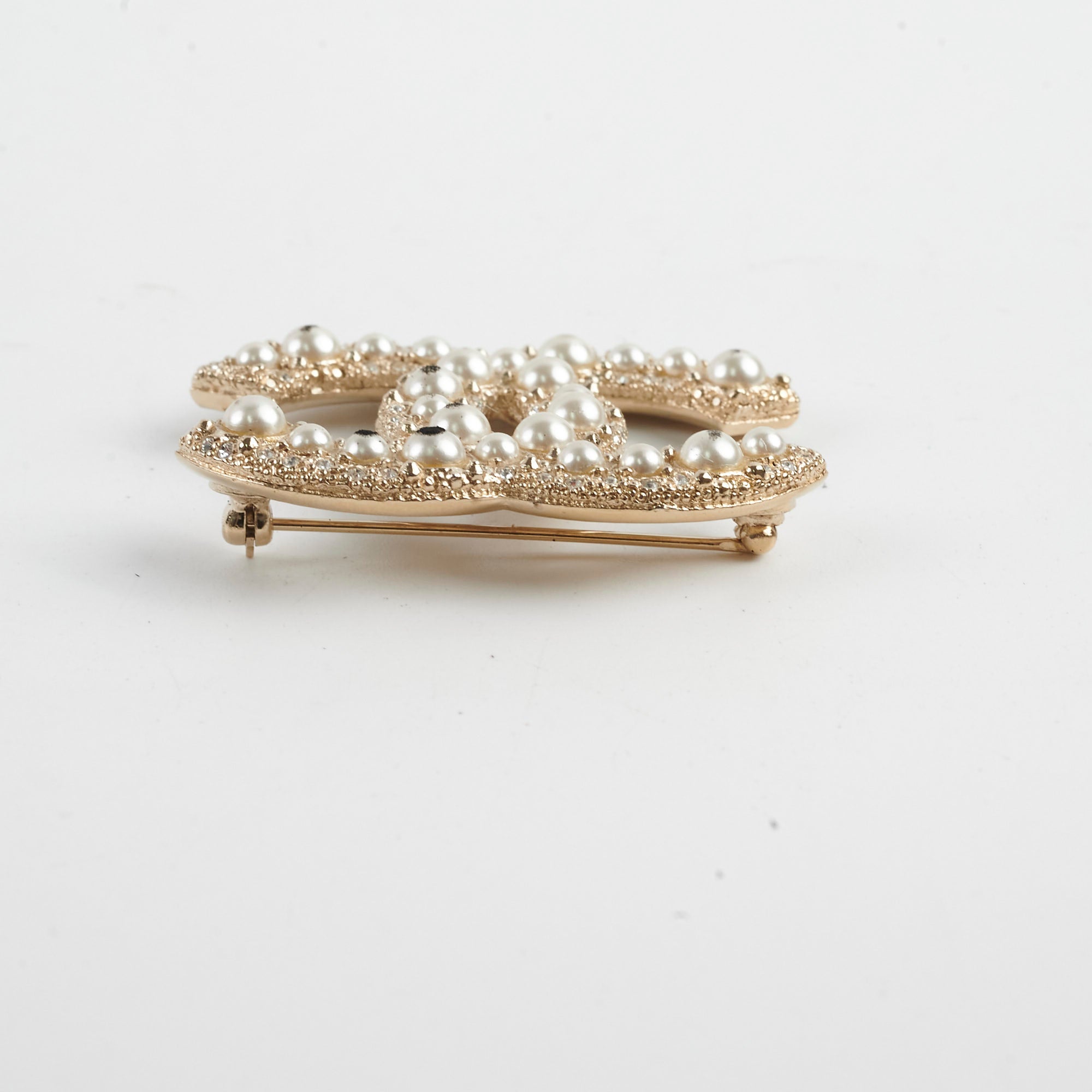 Chanel CC Logo Gold Pearl Rhinestone Brooch - Elegant Fashion Jewelry for Women | Perfect for Dresses, Blazers & Special Occasions