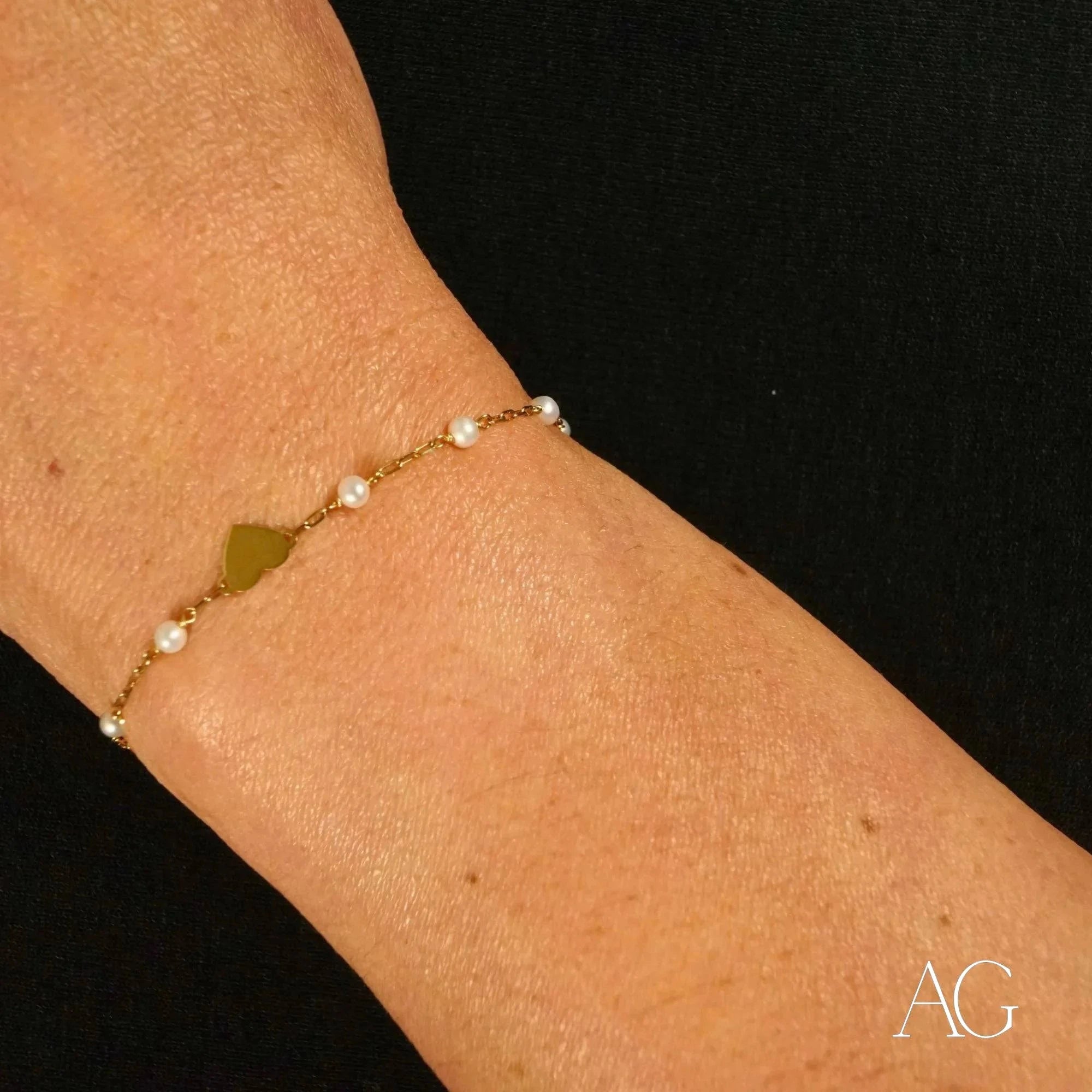 18K Gold Heart Pearl Bracelet for Women - Elegant Jewelry Gift for Valentine's Day, Anniversary & Special Occasions