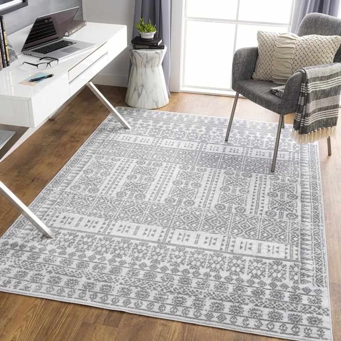Mark&Day 7x9 Besselaar Traditional Light Gray Area Rug - Soft Gray/Beige/White Carpet for Living Room, Bedroom, Kitchen - 6'7