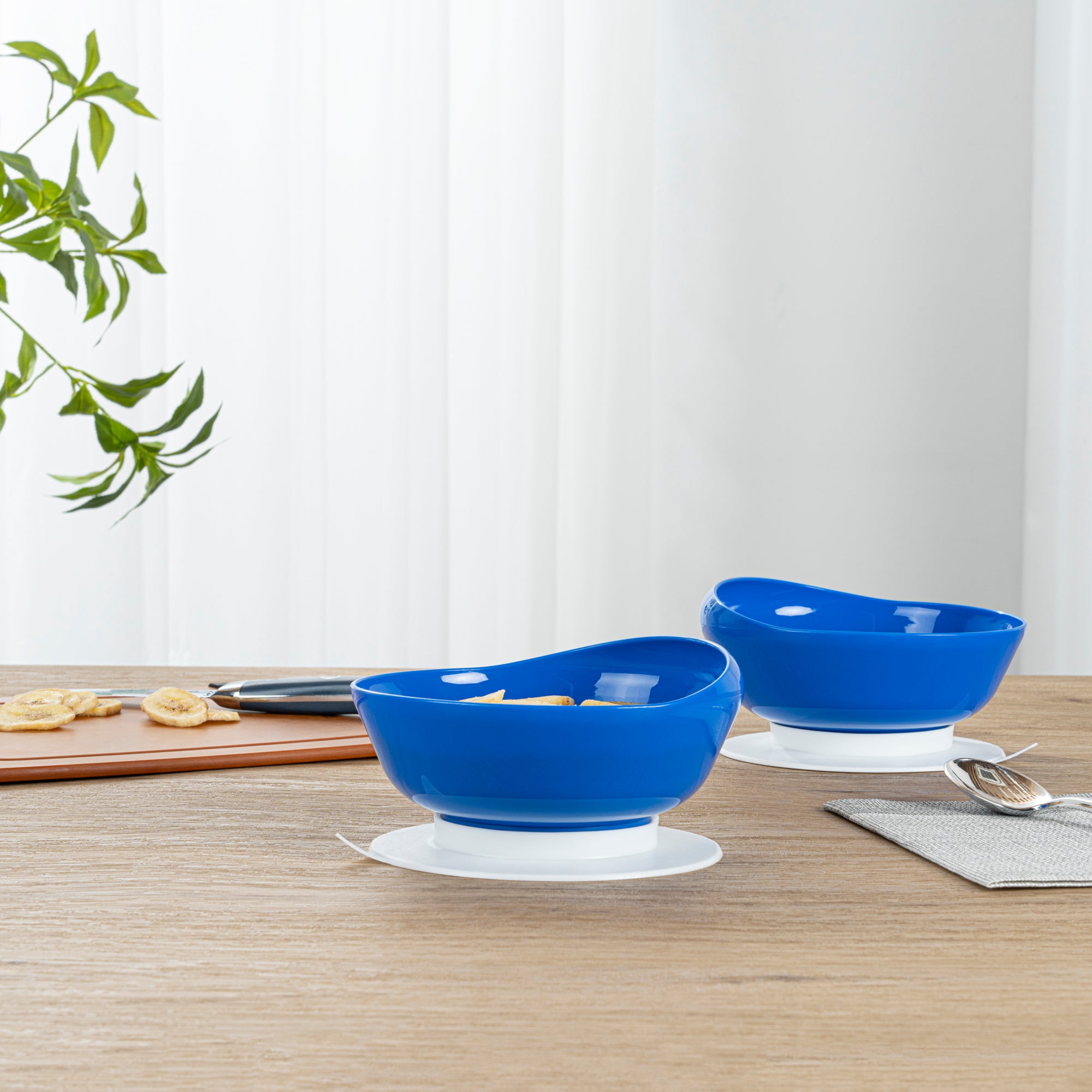 Adapt Tek 19 oz Round Blue Plastic Scoop Bowl with Spillproof Design & Suction Base - 5.75