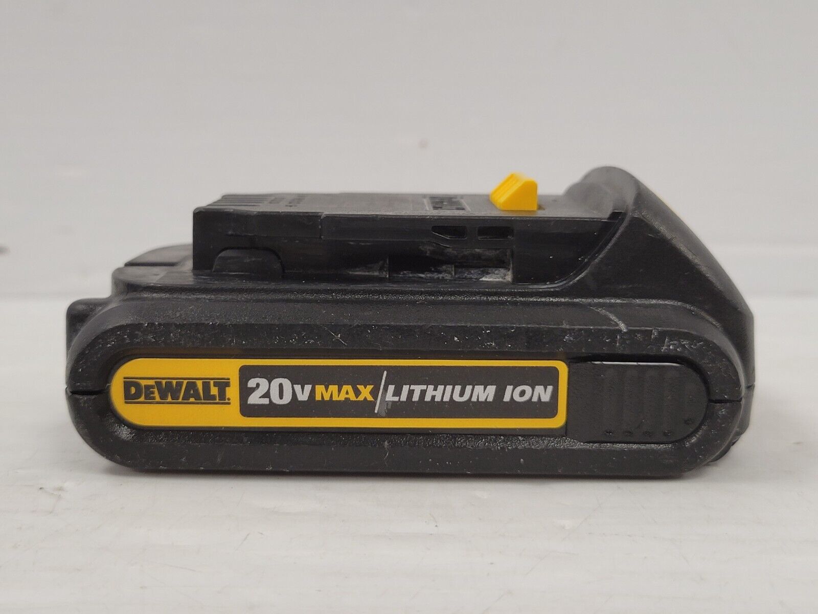 DEWALT DCB20 20V MAX Lithium-Ion Battery Replacement for Power Tools - Compatible with Drills, Saws & More - Ideal for Construction, DIY Projects & Home Improvement