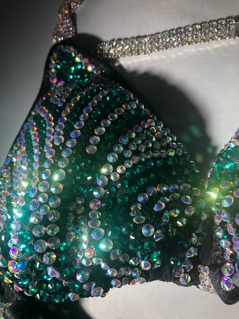 Elegant Green Rhinestone Figure Skating Dress - Sparkling Performance Costume for Ice Skating Competitions & Shows