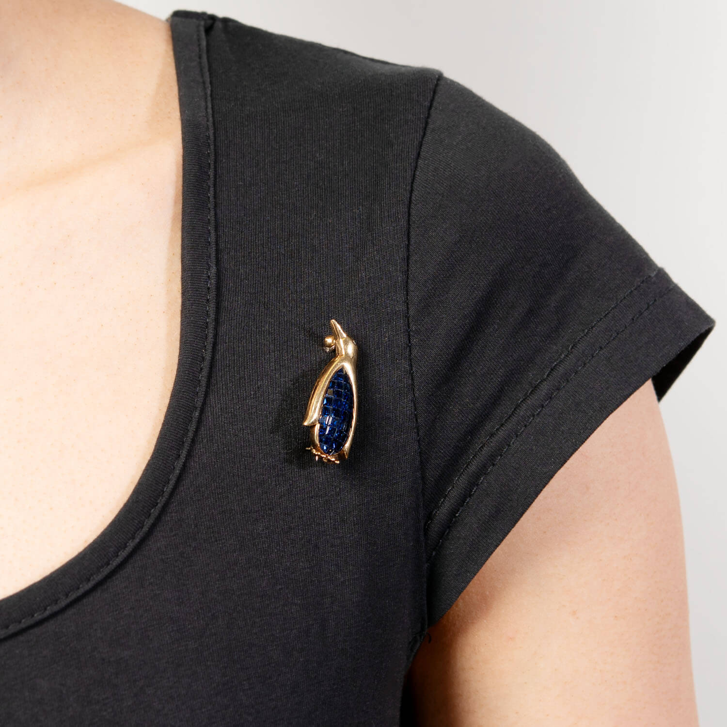 Vintage 18K Gold Sapphire and Diamond Penguin Brooch Pin - Elegant Jewelry Gift for Women, Perfect for Weddings, Parties & Special Occasions