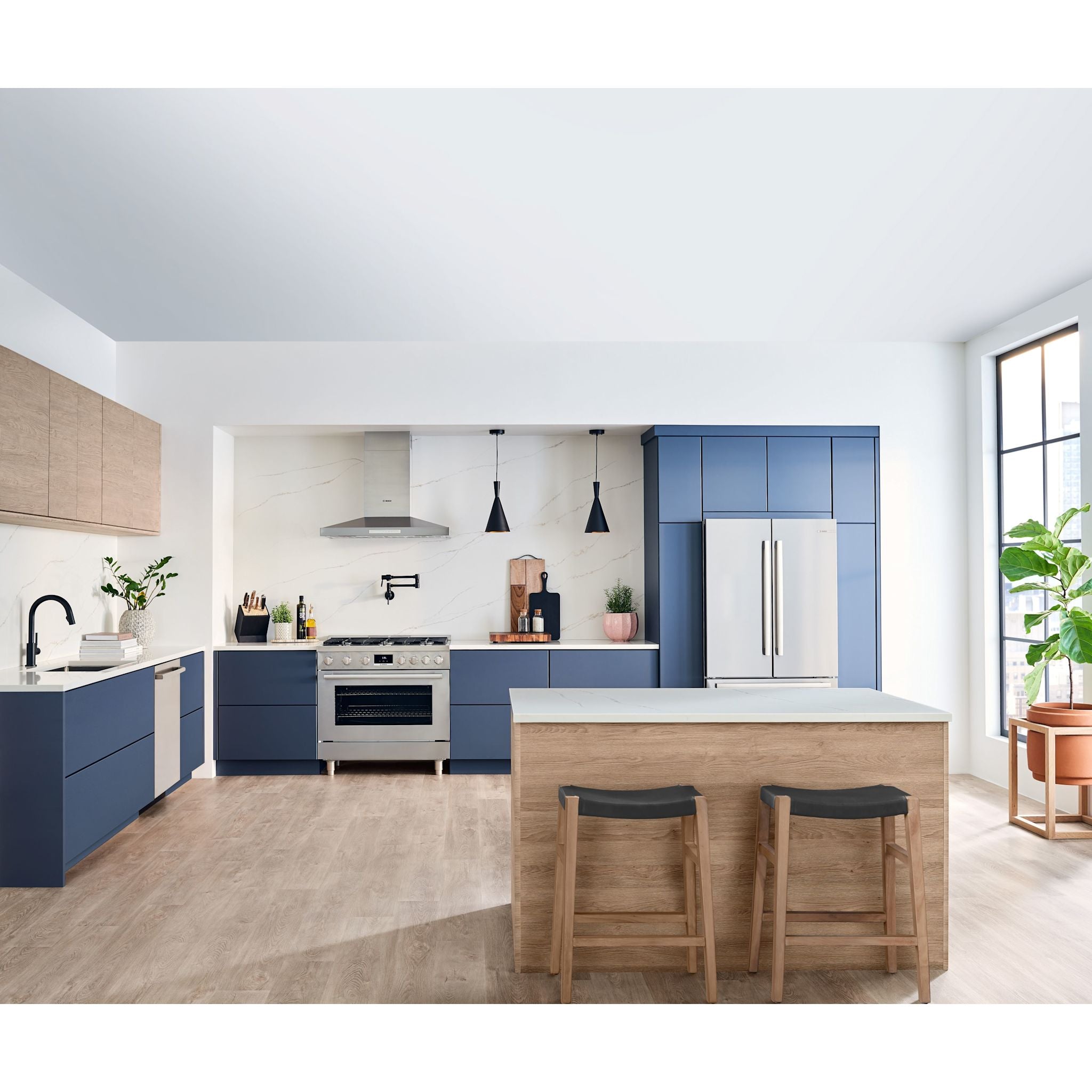 Bosch 36 Inch French Door Refrigerator (B36CT80SNS) - Stainless Steel Counter Depth Smart Fridge with FlexBar, Perfect for Modern Kitchens and Open Floor Plans