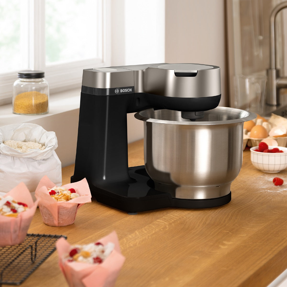 BOSCH MUMS2VM00 Serie 2 900W Compact Stand Mixer - Perfect for Baking, Dough Kneading & Whipping Cream in Small Kitchens