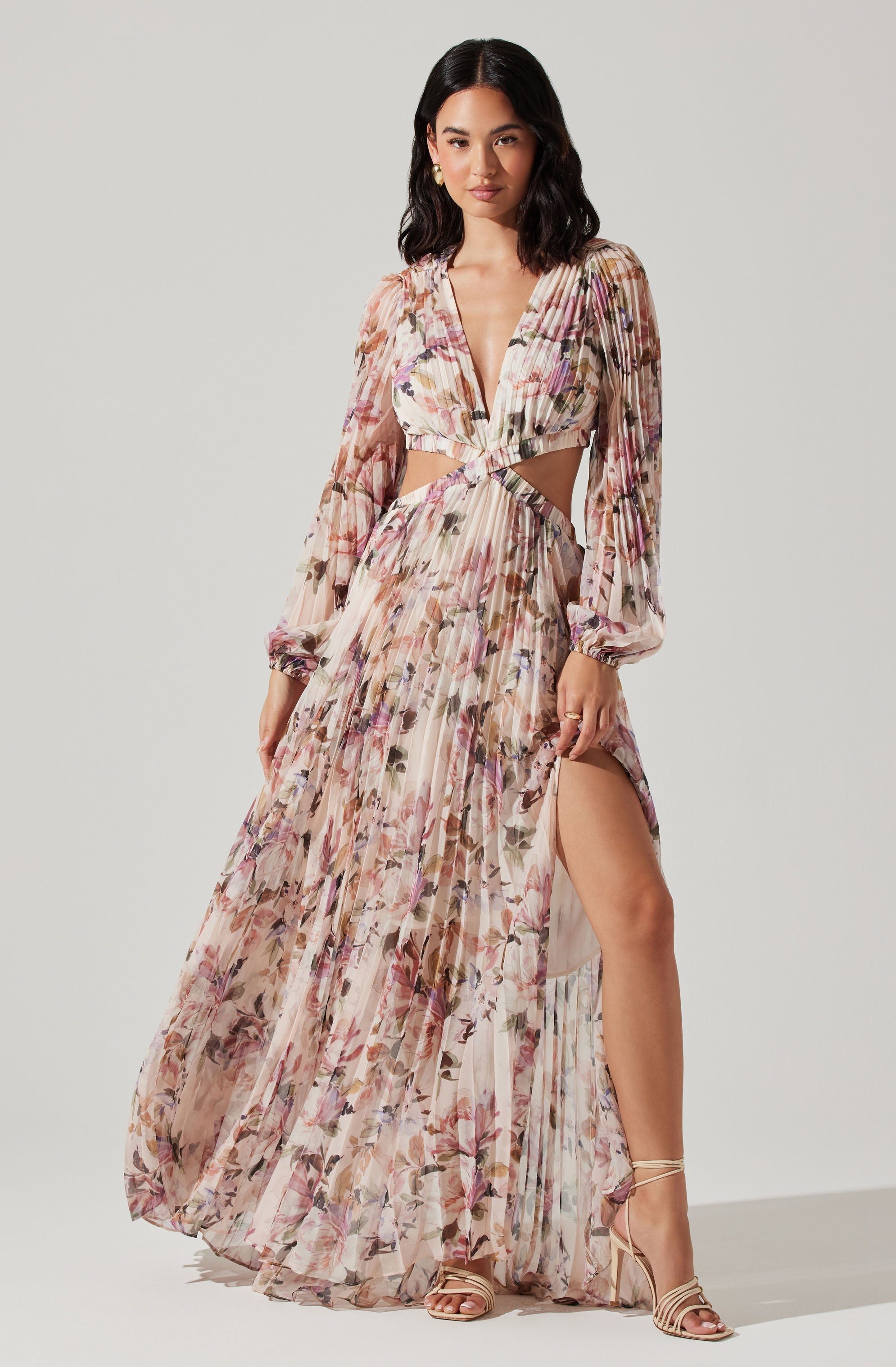 Elegant Floral Long Sleeve Maxi Dress for Women - Boho Chic Flowy Evening Gown - Perfect for Weddings, Parties & Special Occasions