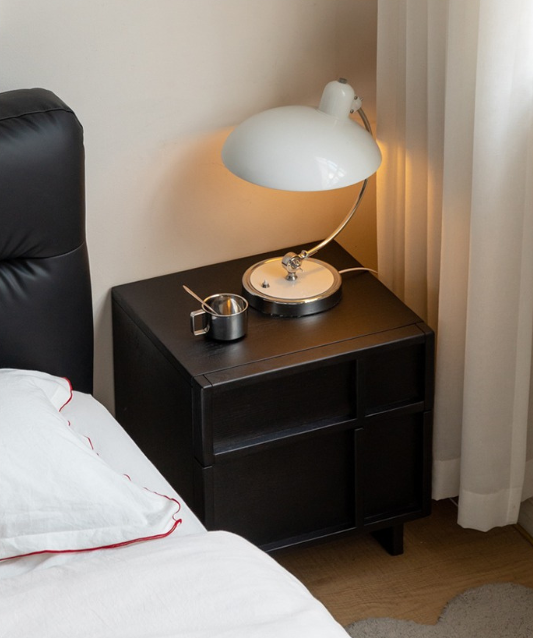 Modern Black Oak Solid Wood Nightstand with Storage - Stylish Bedside Table for Bedroom, Living Room, or Office