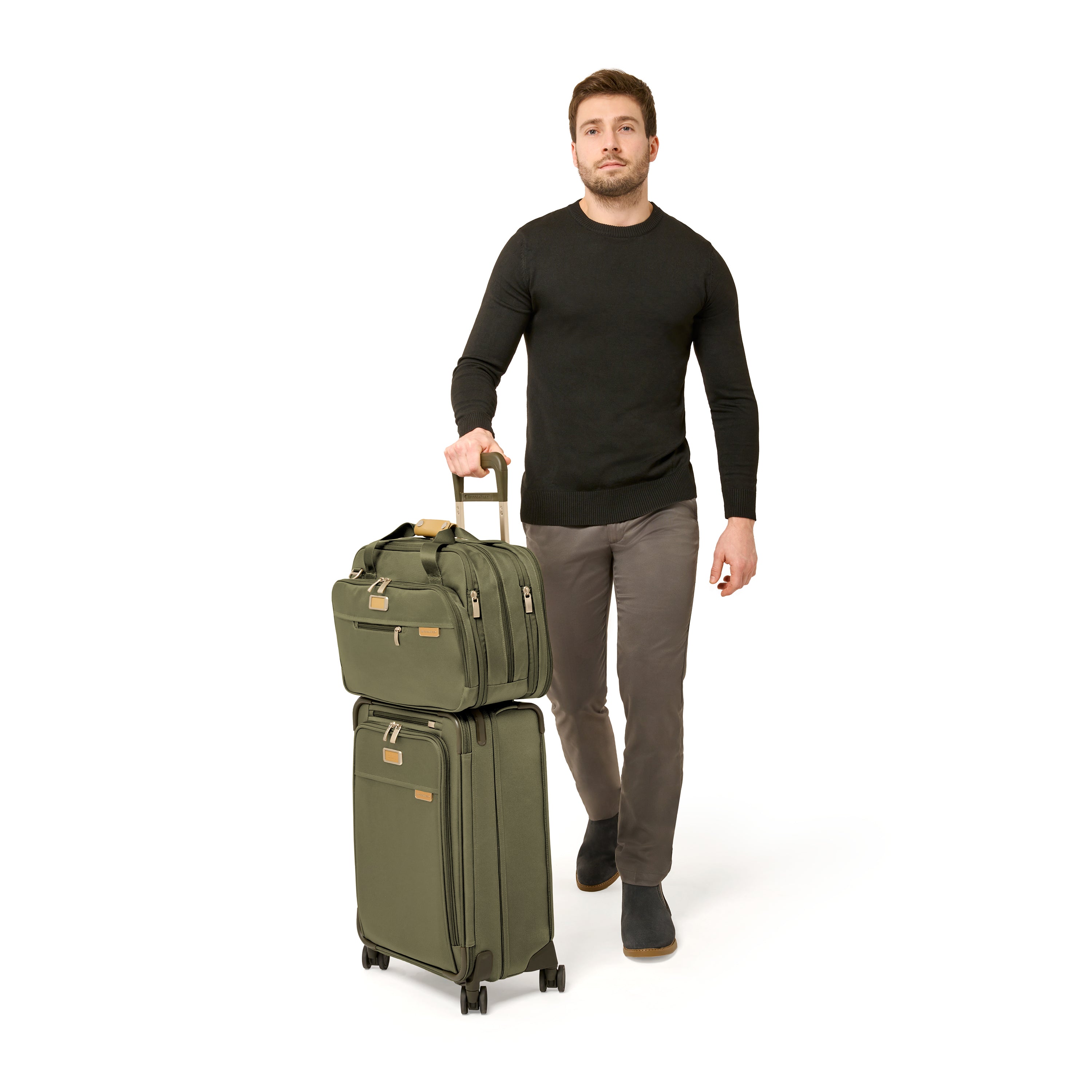Briggs & Riley Baseline Essential Carry On Spinner Luggage - Lightweight Expandable Suitcase for Business Travel & Weekend Getaways | TSA Lock & Durable Polycarbonate Shell