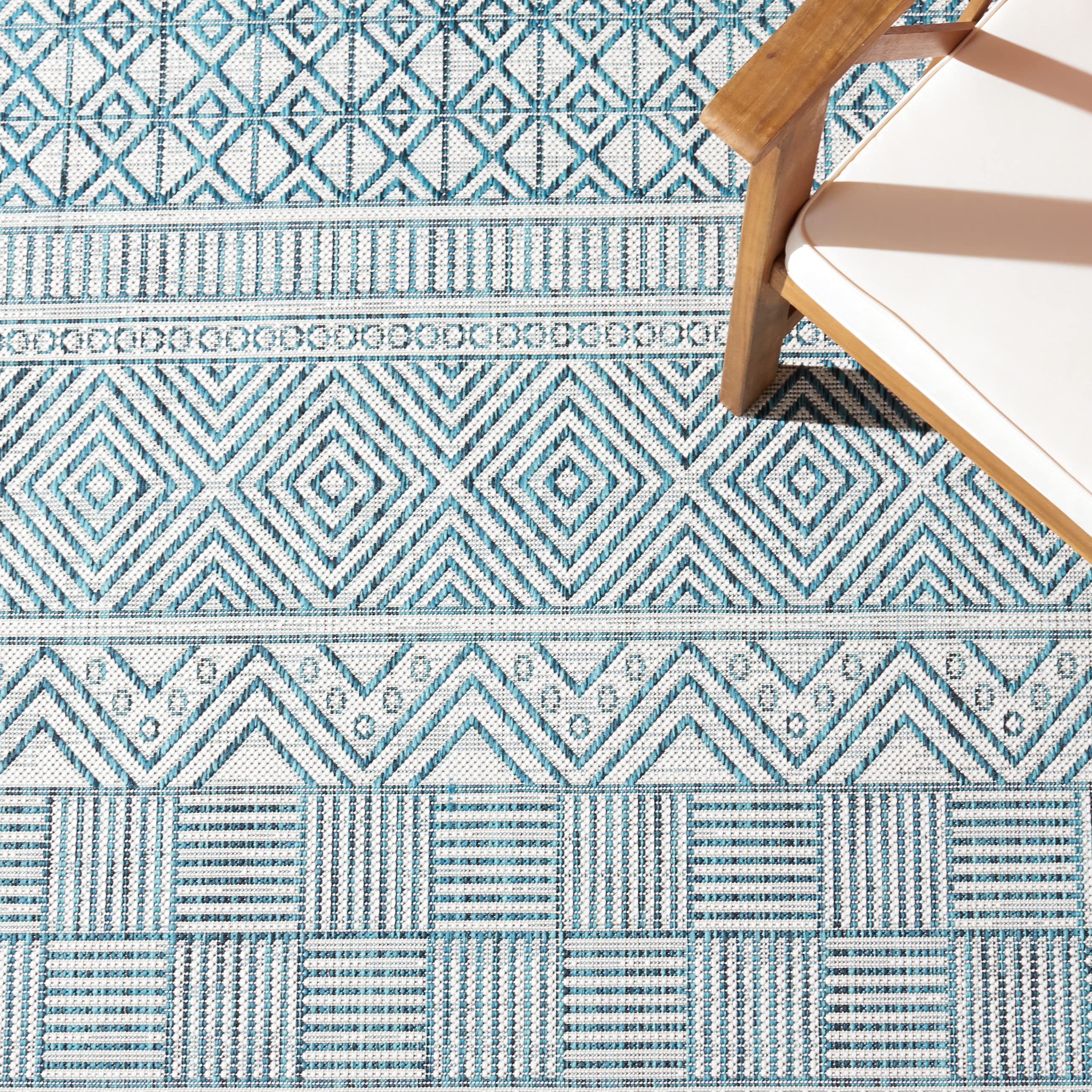 SAFAVIEH Courtyard Collection 6'7