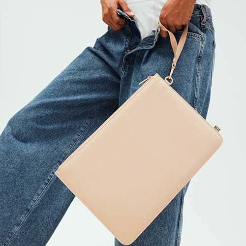 Beige Laptop Sleeve for Women & Men - The BÉISics Laptop Pouch - 13-15 Inch Protective Case for MacBook, iPad, Notebook - Perfect for Work, School & Travel