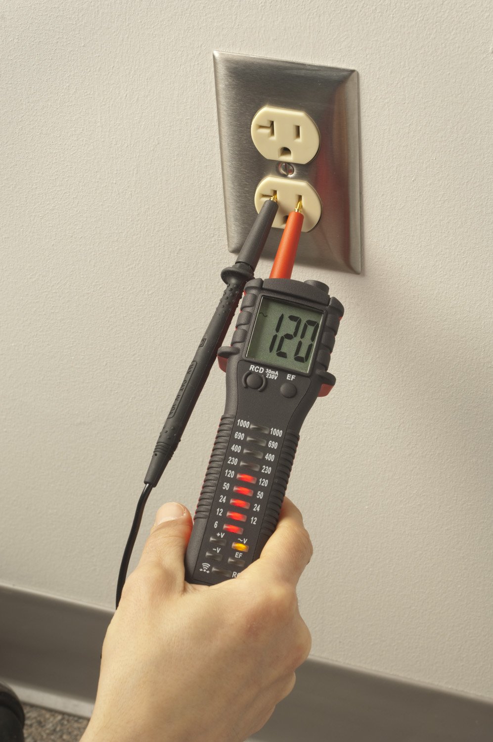 Amprobe VPC-31 Non-Contact Voltage Tester with VolTect Technology, LCD Display & Built-in Shaker - Ideal for Electricians, Home Inspections & DIY Electrical Safety Testing