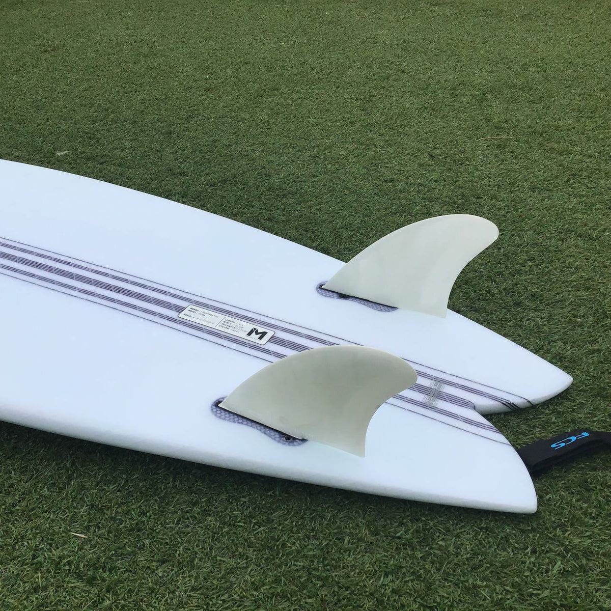 FCS II TWIN Modern Keel PG Twin Surfboard Fins - Clear - High Performance Surfing Fins for All Wave Conditions