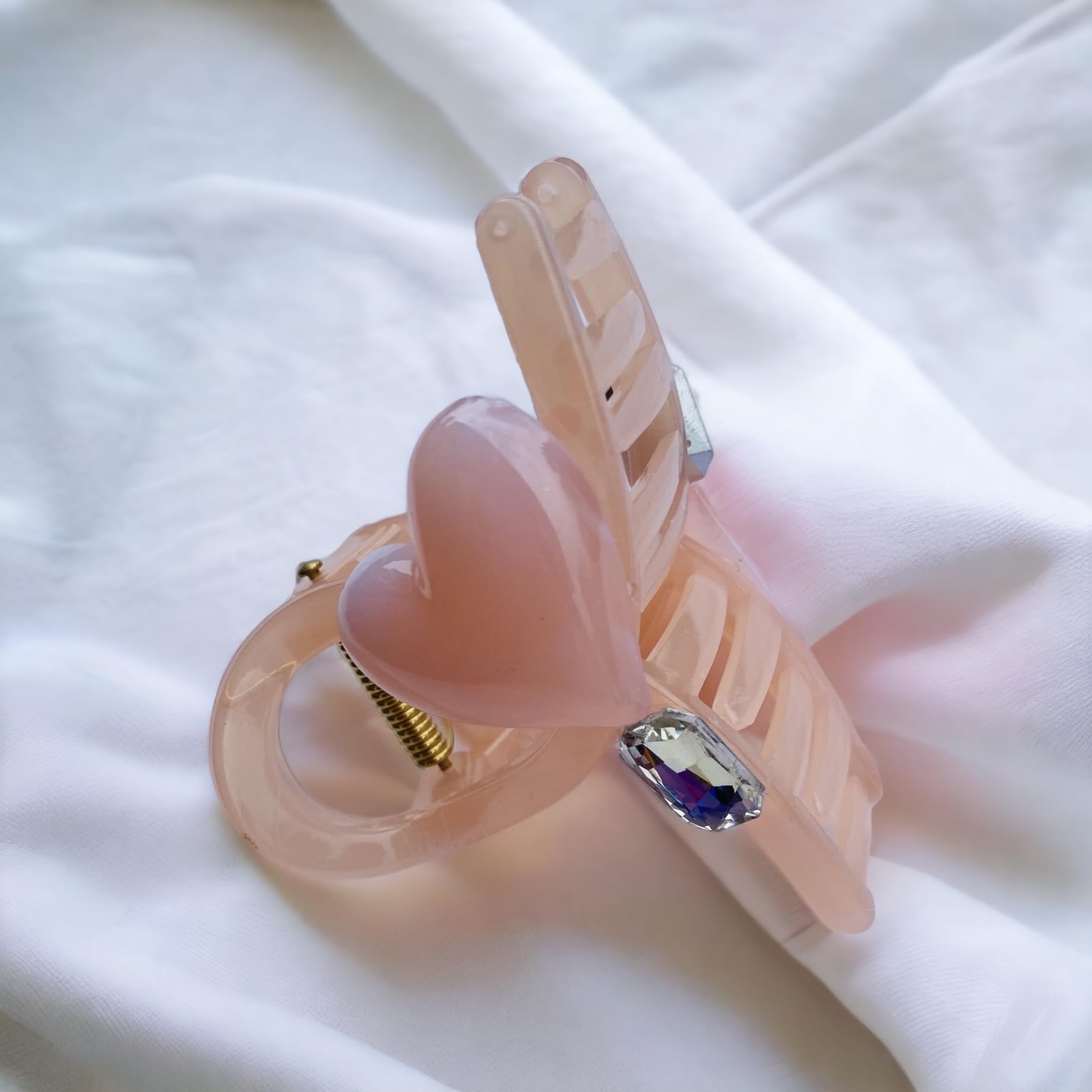 Korean Heart-Shaped Hair Claw Clip - Cute Hair Accessories for Women & Girls (Perfect for Valentine's Day, Date Night & Everyday Style)