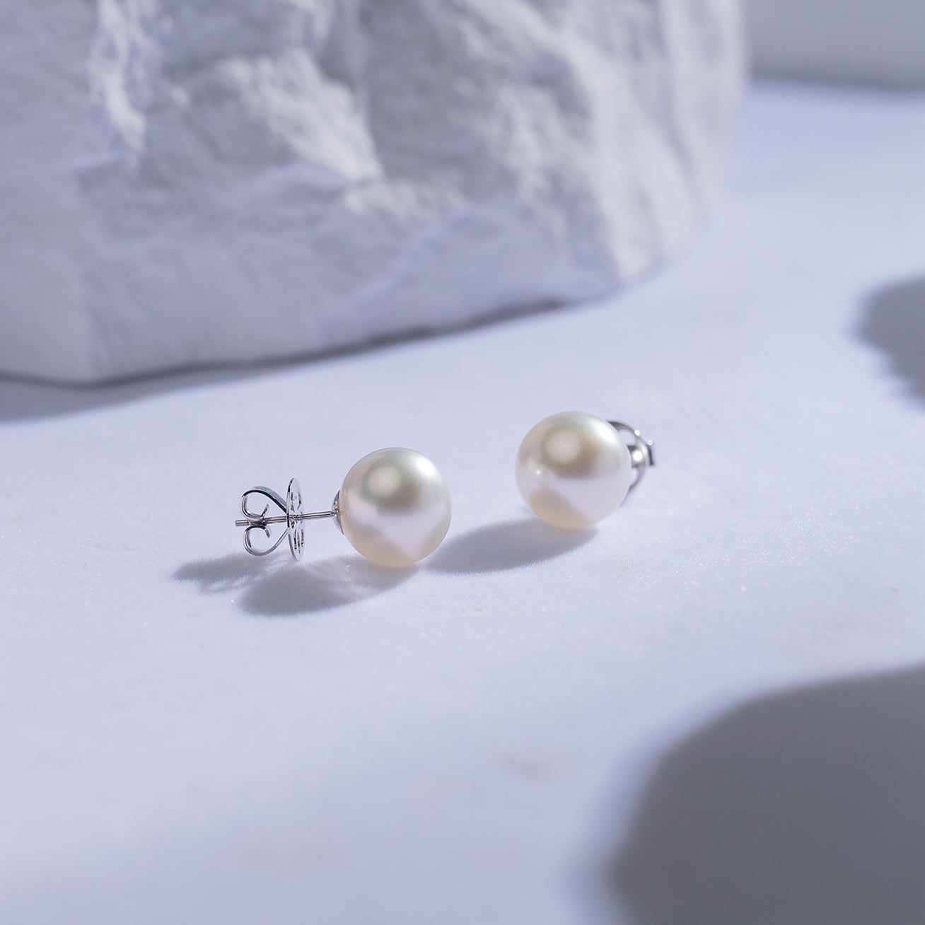 18K Gold Venus Premium Australian White South Sea Pearl Stud Earrings KE00084 - Elegant Jewelry for Weddings, Parties & Special Occasions