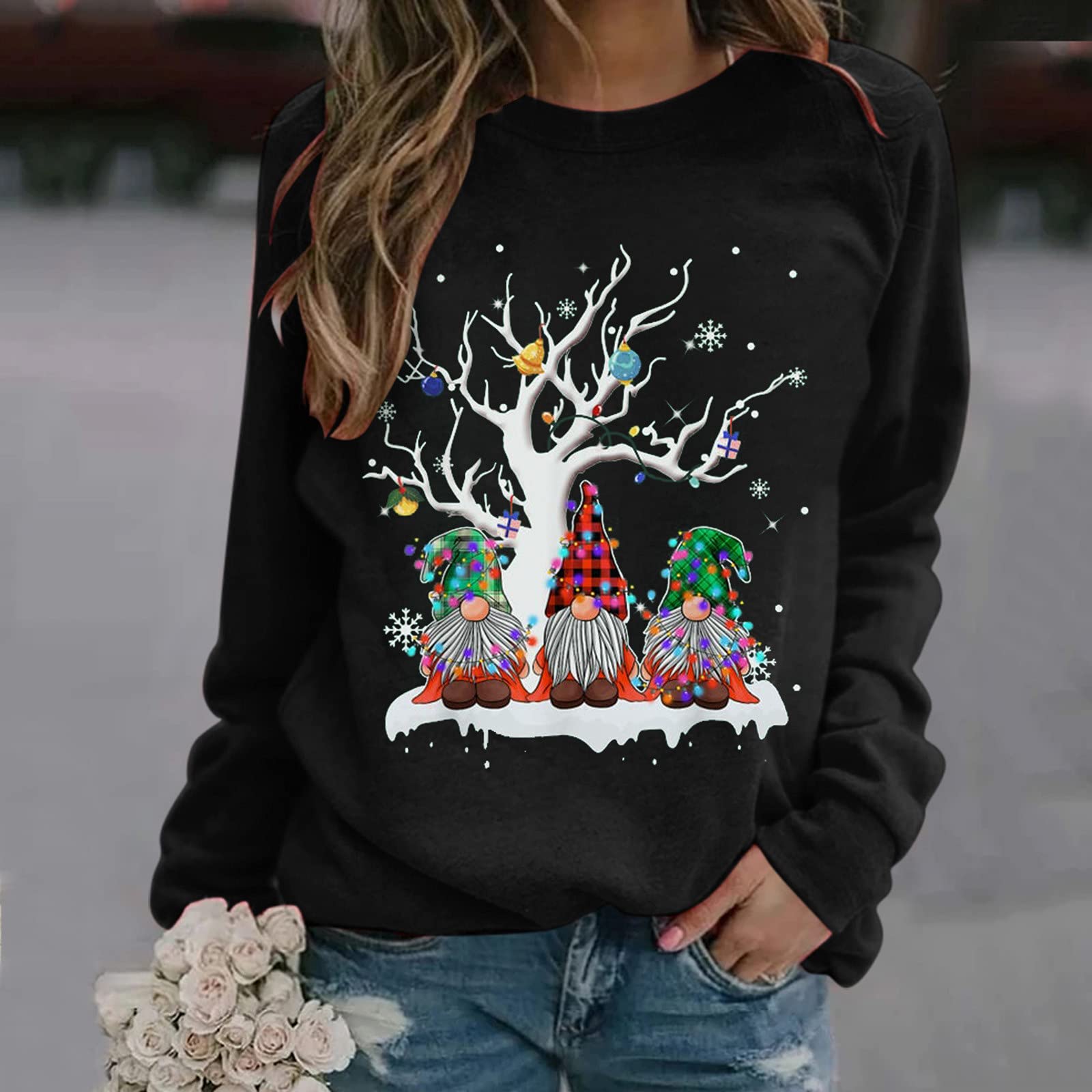 Christmas Print Oversized Sweatshirt for Women - Cozy Winter Pullover for Holiday & Casual Wear
