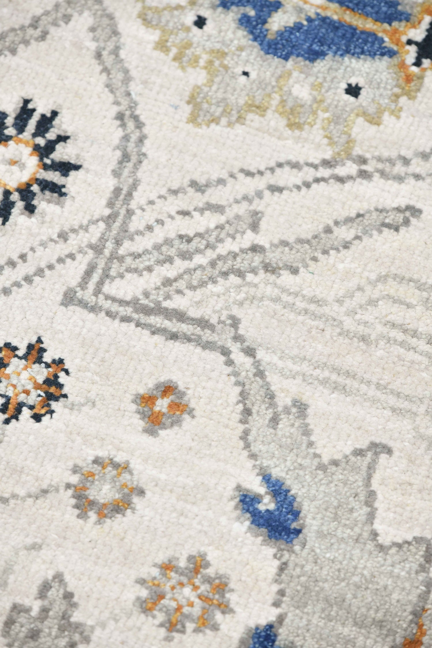 Handwoven Arabesque Transitional Area Rug J70305 - Perfect for Living Room, Bedroom, or Office Decor