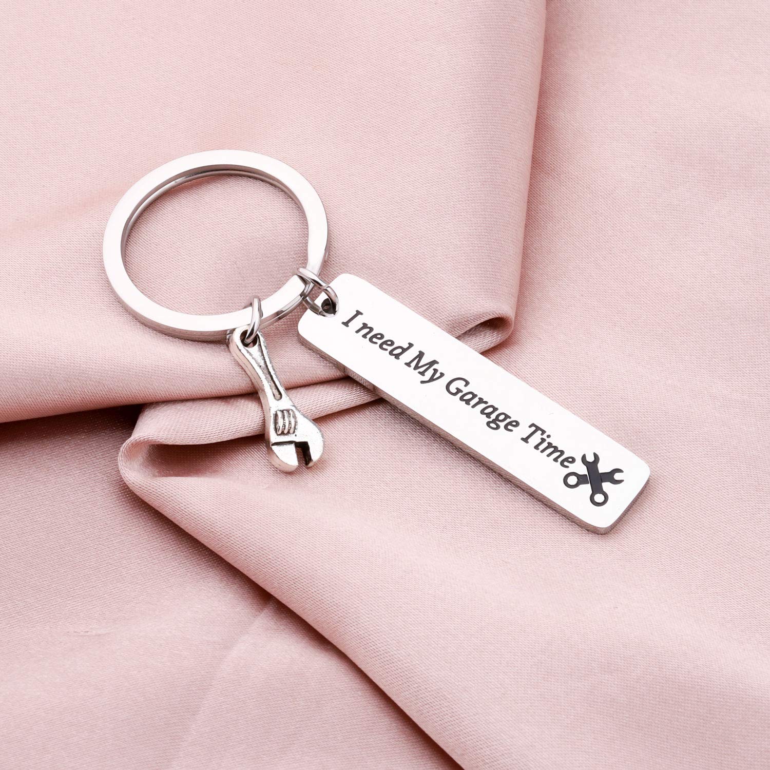 Funny Car Mechanic Keychain - 'I Need My Garage Time' Gift for Car Enthusiasts & Auto Repair Technicians | Durable Metal Key Ring for Mechanics, DIYers & Automotive Lovers - Perfect for Workshop, Garage & Everyday Use