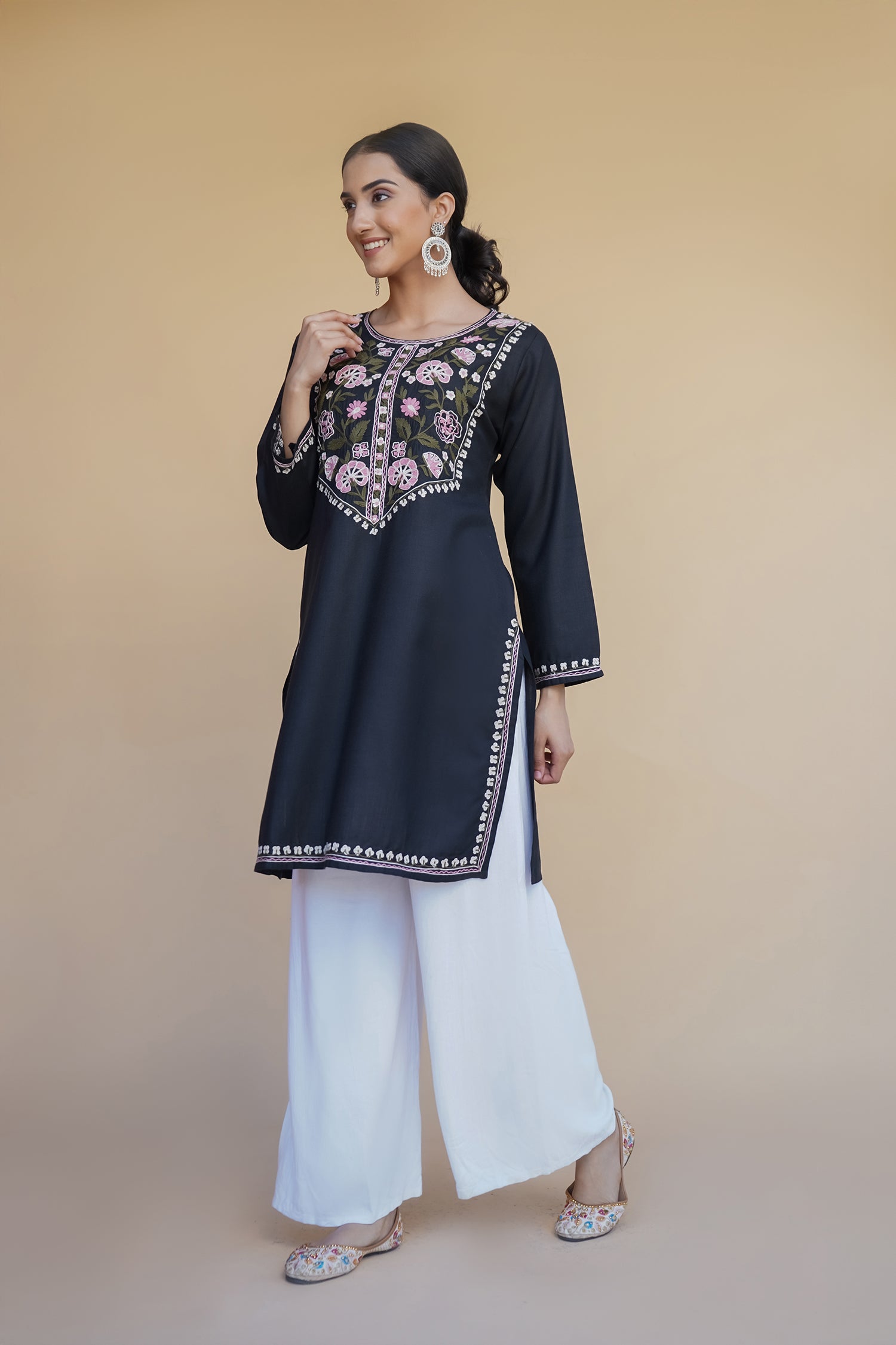 Authentic Kashmiri Aari Work Cotton Short Kurta for Men - Black | Traditional Indian Ethnic Wear | Perfect for Festivals, Weddings & Casual Outings
