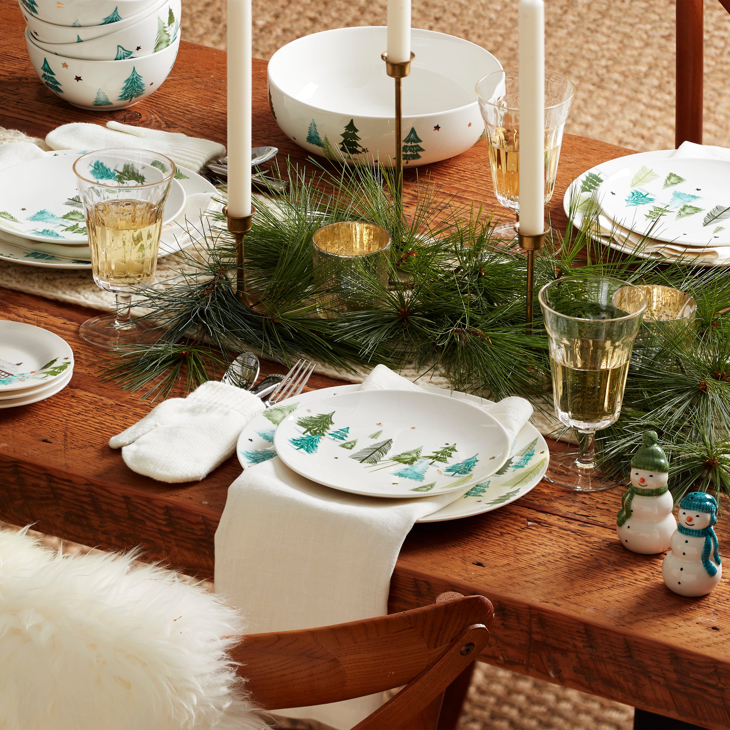 Balsam Lane 12-Piece Dinnerware Set - Porcelain Plates, Bowls & Mugs for 4 People - Elegant Tableware for Everyday Dining, Dinner Parties & Holiday Gatherings