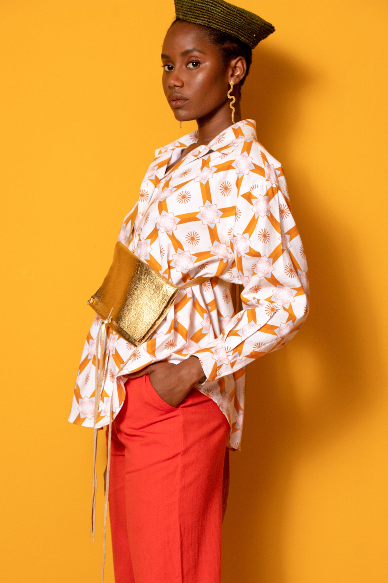 Stylish Boyfriend Shirt for Women - Oversized Comfort Fit - Casual & Chic - Perfect for Layering, Date Nights & Everyday Wear