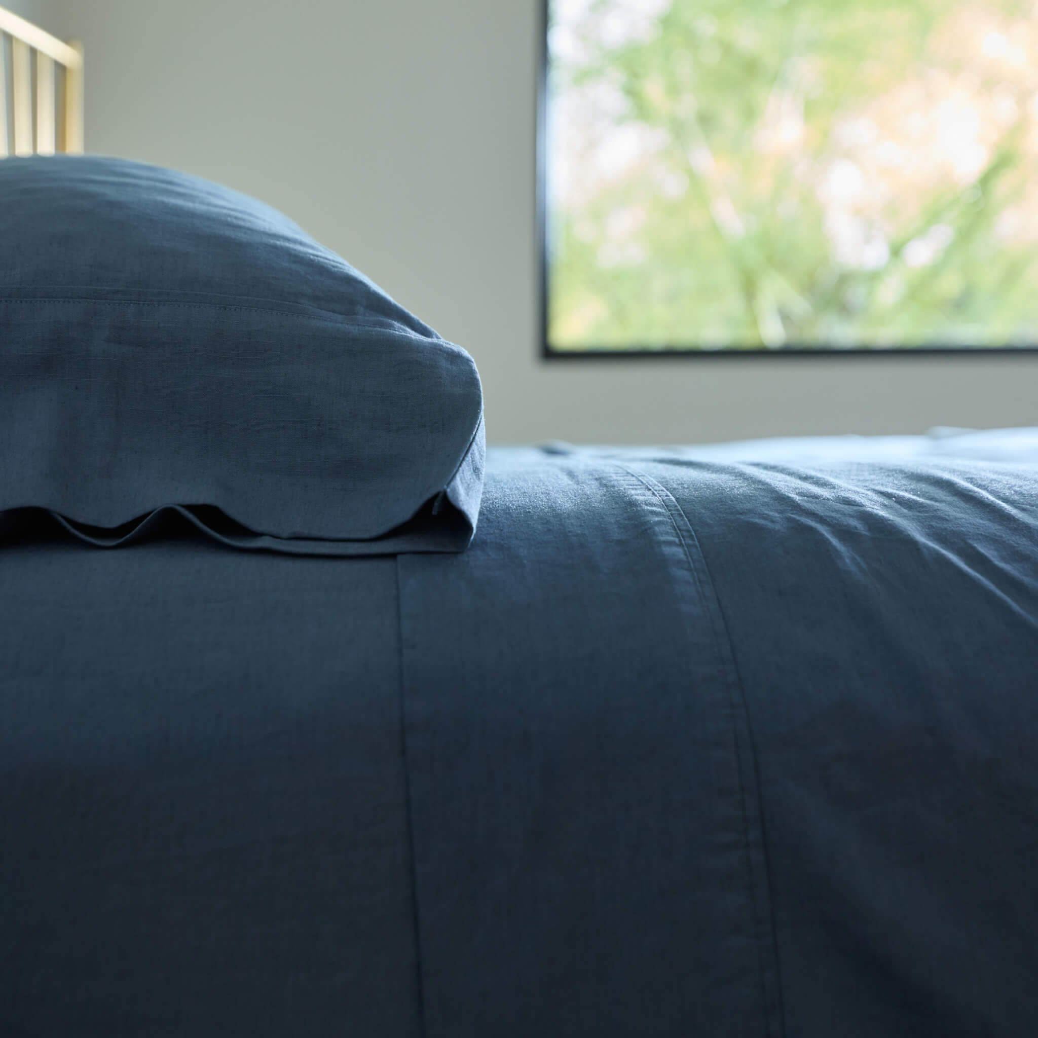 Classic Linen Viscose Fitted Sheet - Queen Size, Breathable & Wrinkle-Resistant Bed Sheet Set for Comfortable Sleep - Perfect for Master Bedroom, Guest Room & Vacation Homes