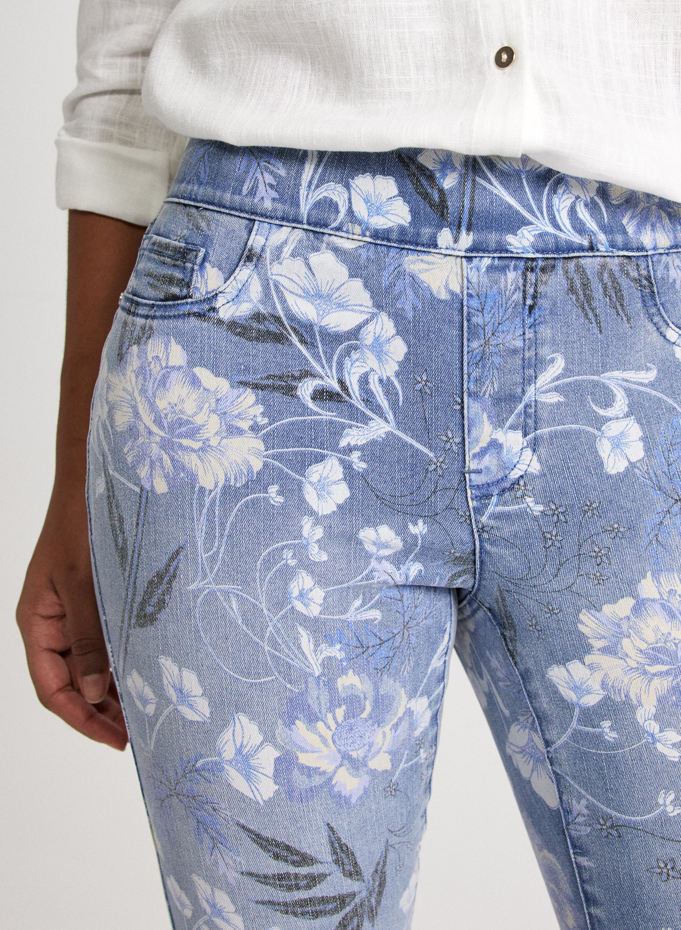 Floral Print Stretch Pull-On Jeans for Women - Comfortable High Waisted Skinny Pants for Casual Wear & Everyday Outfits