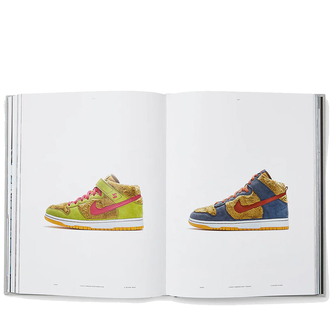 Nike SB Dunk Book: Official Sneaker History & Collector's Guide | Perfect for Skateboarders, Sneakerheads & Fashion Enthusiasts