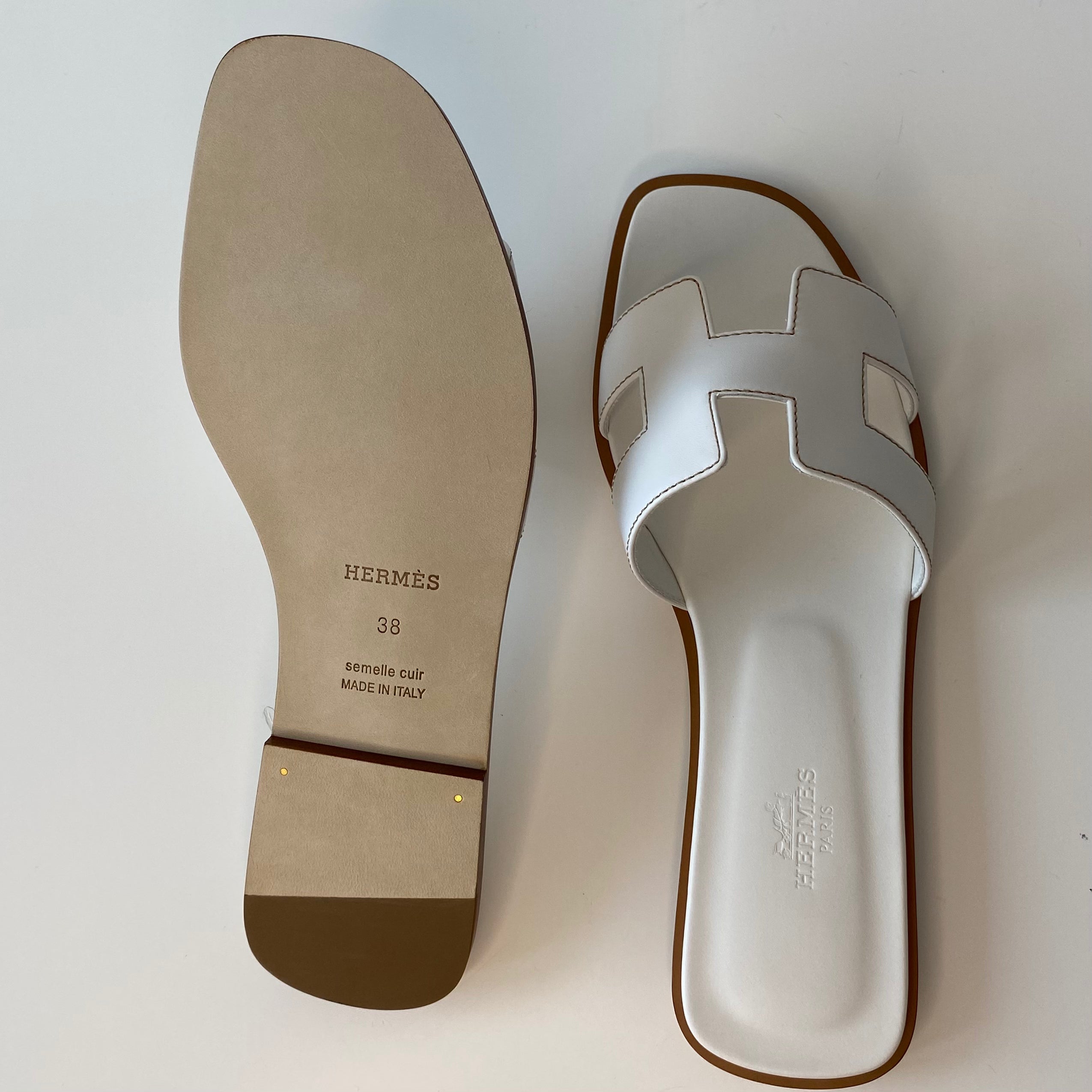 Hermès Oran Veau Box Leather Sandals in White - Luxury Women's Summer Sandals for Casual Outings & Beach Vacations