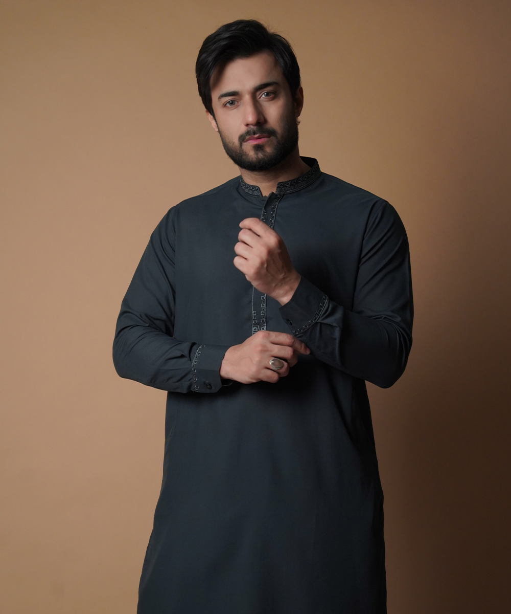 Deep Green Shalwar Kameez Traditional Pakistani Outfit - Elegant Ethnic Wear for Weddings, Festivals & Special Occasions