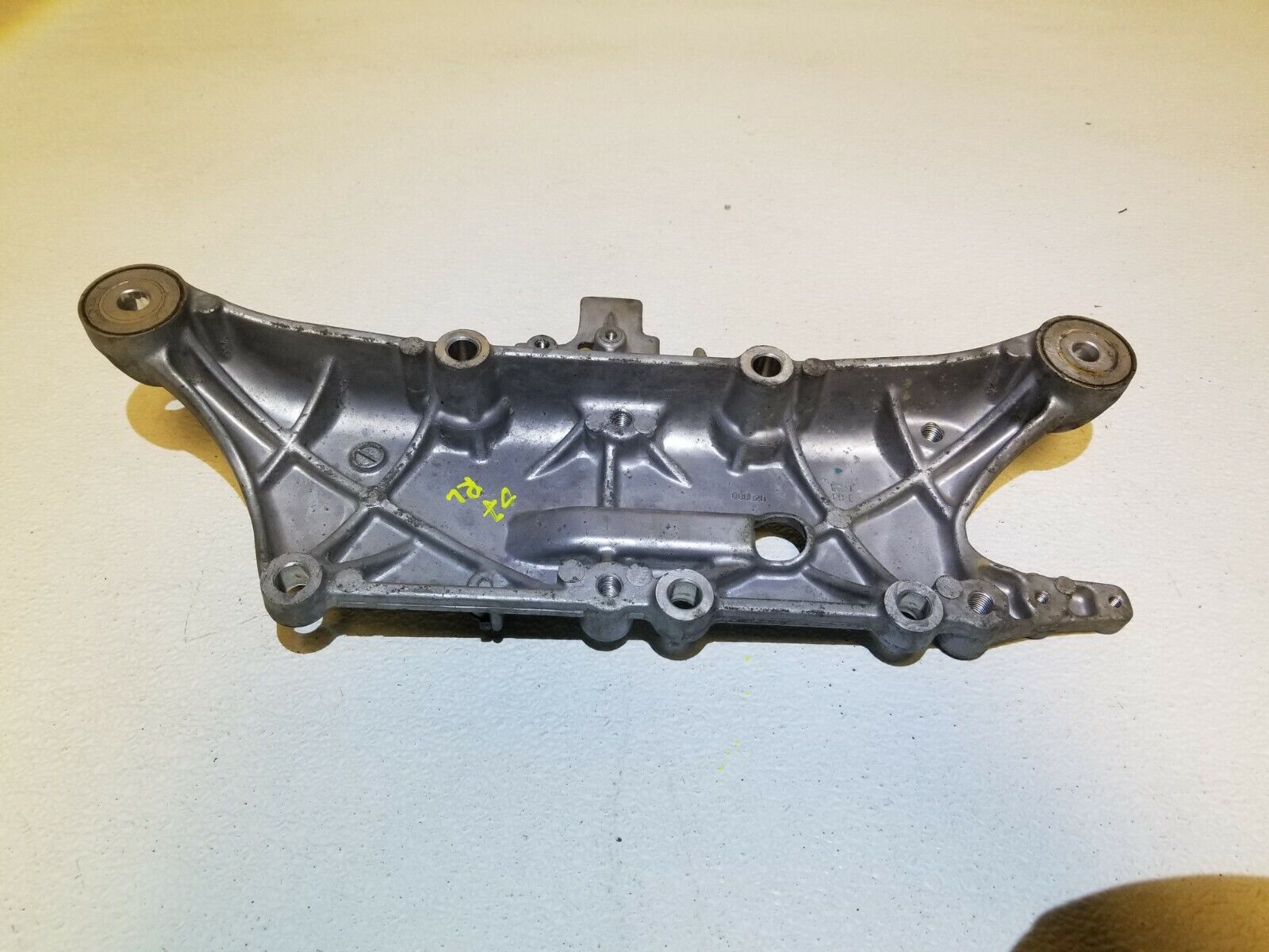 05-08 Acura RL Power Steering Rack & Pinion Mounting Bracket - OEM Replacement Part for Smooth Steering Performance - Perfect for Road Trips & Daily Commuting
