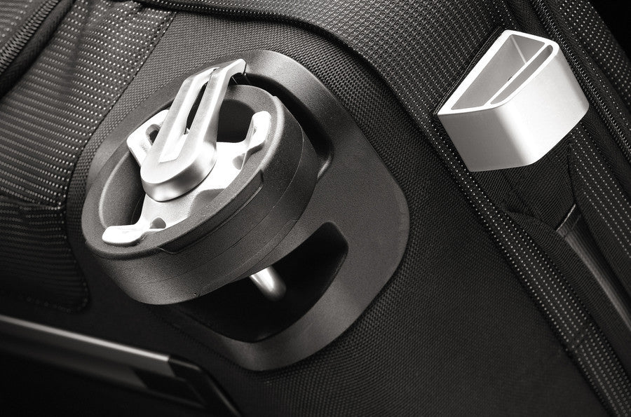Thule Crossover 22”/56cm Carry-On Luggage - Lightweight Durable Travel Suitcase for Airplane, Business & Weekend Trips