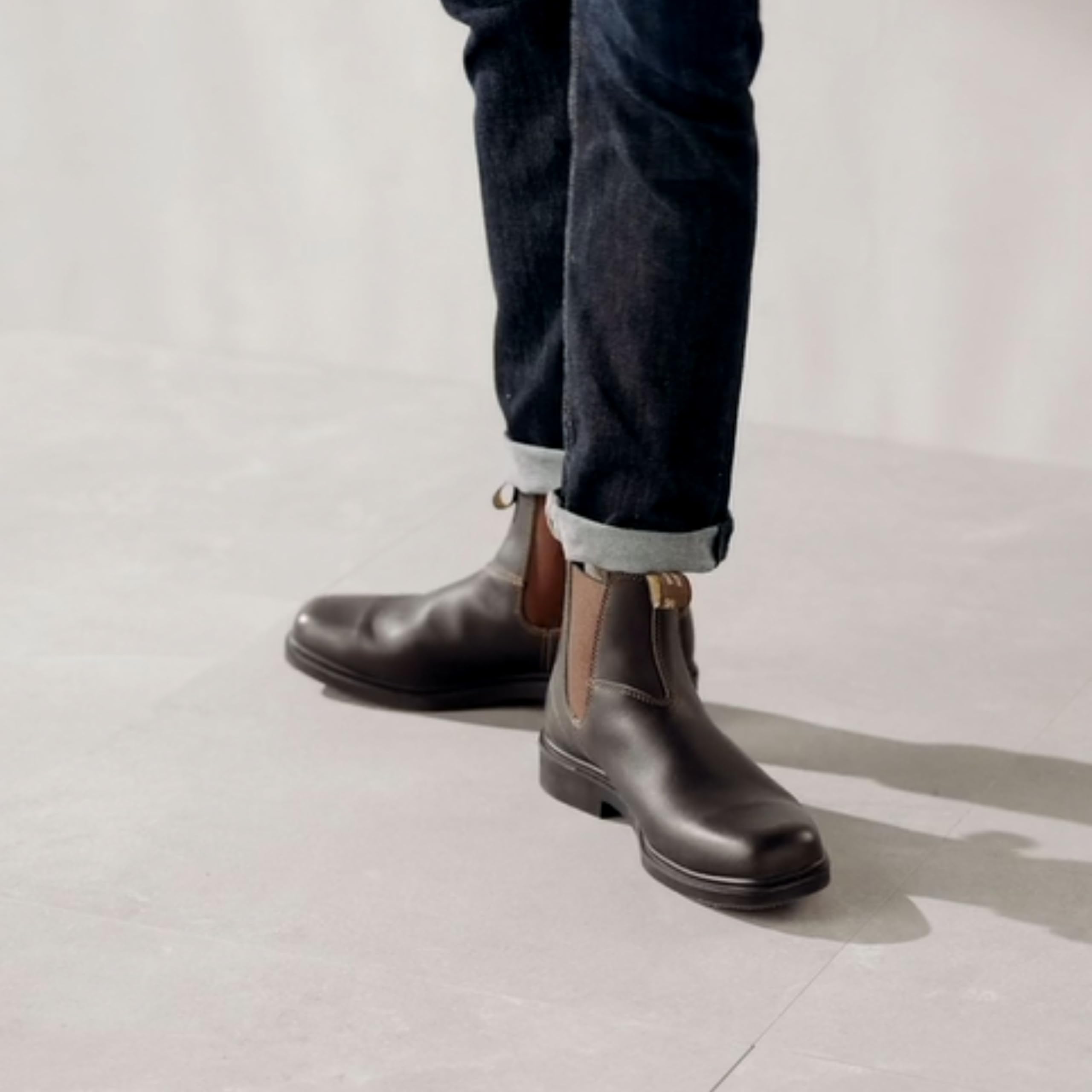 Blundstone Unisex Chelsea Dress Boots - Waterproof Leather Ankle Boots for Men & Women - Perfect for Work, Casual & Outdoor Activities