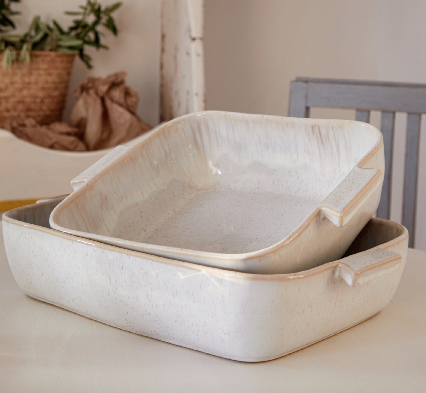 Casafina Elvisssa Bakers Rack - Elegant Kitchen Storage Shelf for Baking Supplies, Cookbooks & Decor - Perfect for Farmhouse, Rustic & Modern Kitchens