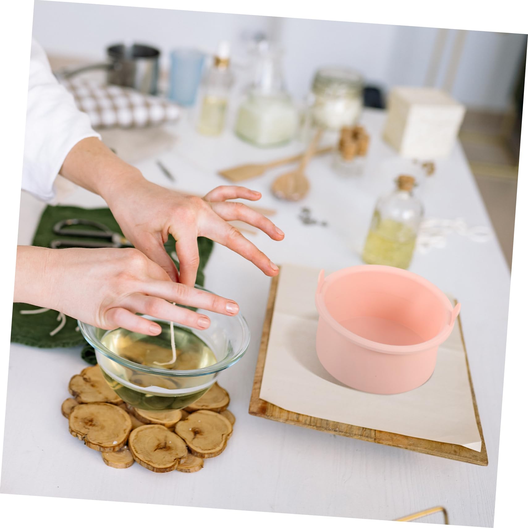 Baluue Pink Silicone Wax Melting Pot - Wax Warmer Bowl with Heating Liner, Wax Heater Accessory for DIY Hair Removal, Spa & Beauty Salon Use