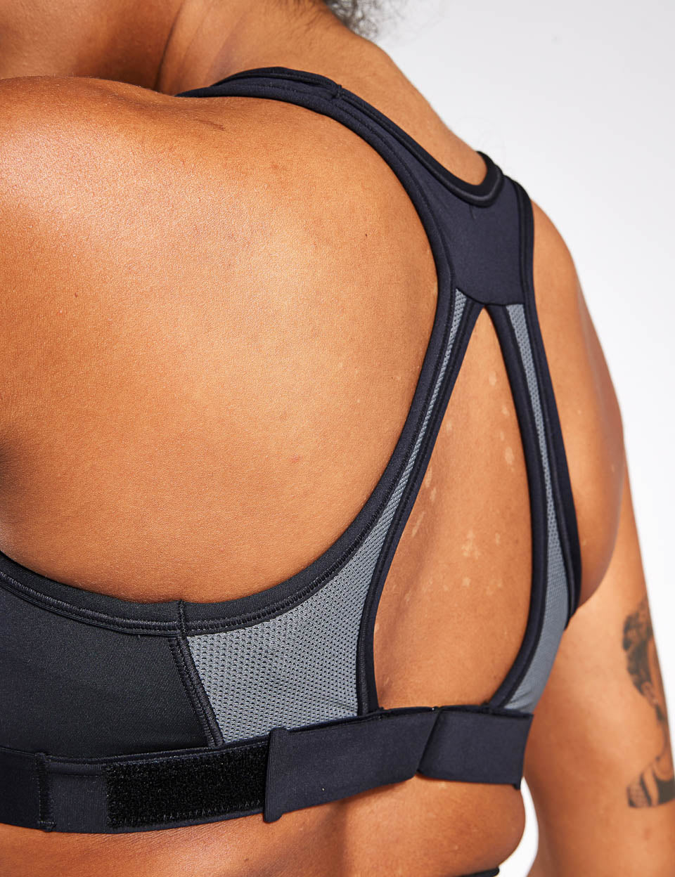 Swoosh High Support Sports Bra for Women - Black, Iron Grey, White - Perfect for Running, Yoga & Gym Workouts