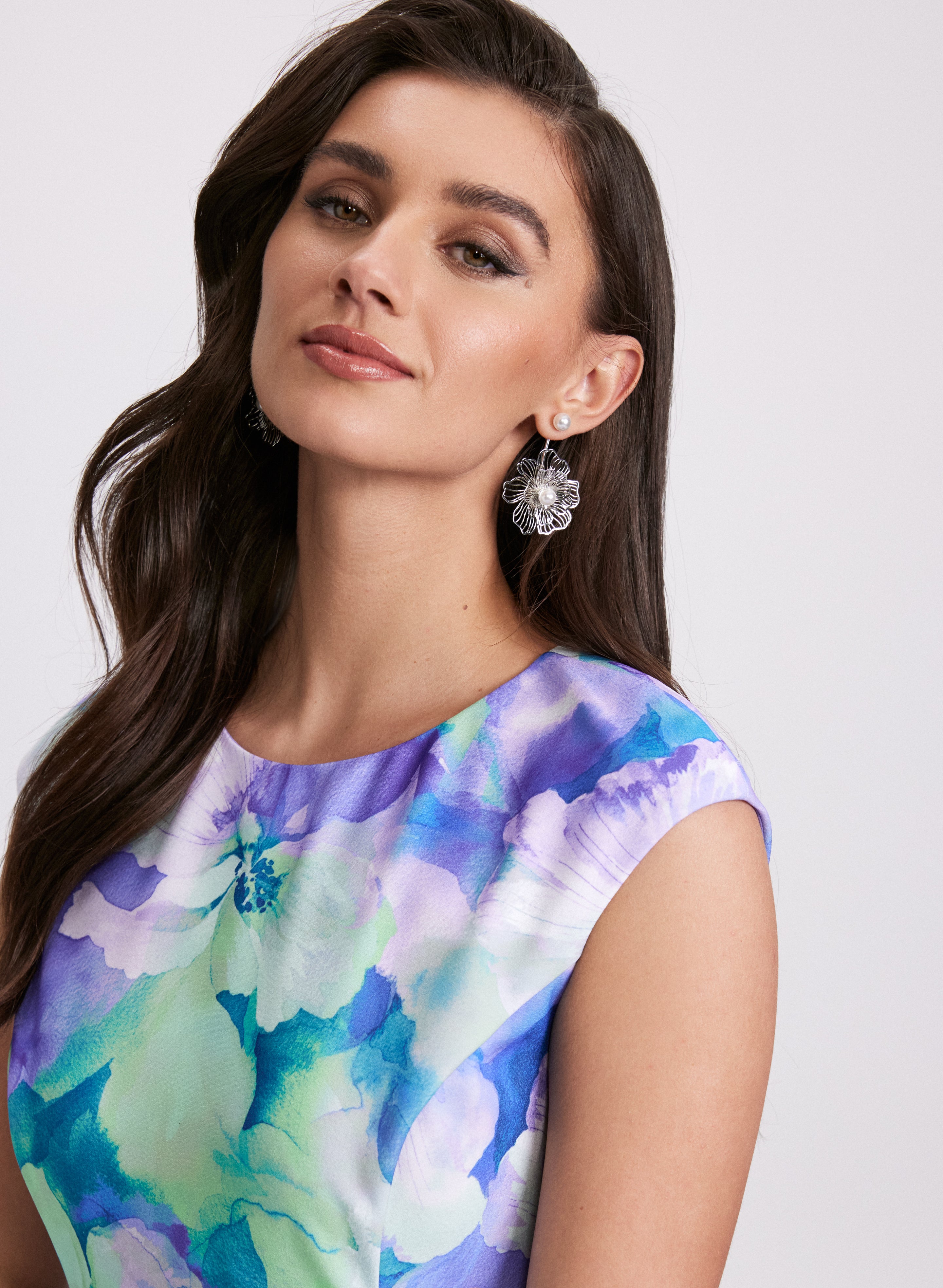 Floral Print Dress for Women - Summer Flowy Maxi Dress with V-Neck & Long Sleeves - Perfect for Beach, Vacation & Date Night